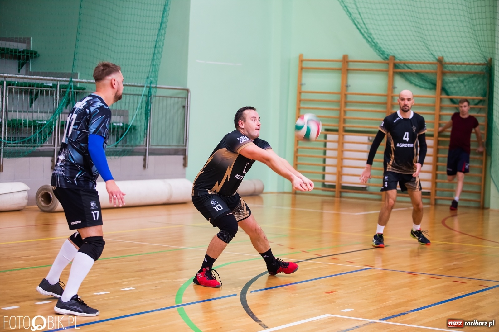 Zdjęcie w galerii na portalu naszraciborz.pl: RLPS. Niedzielne zwycięstwa faworytów [FOTO] wiadomości z regionu