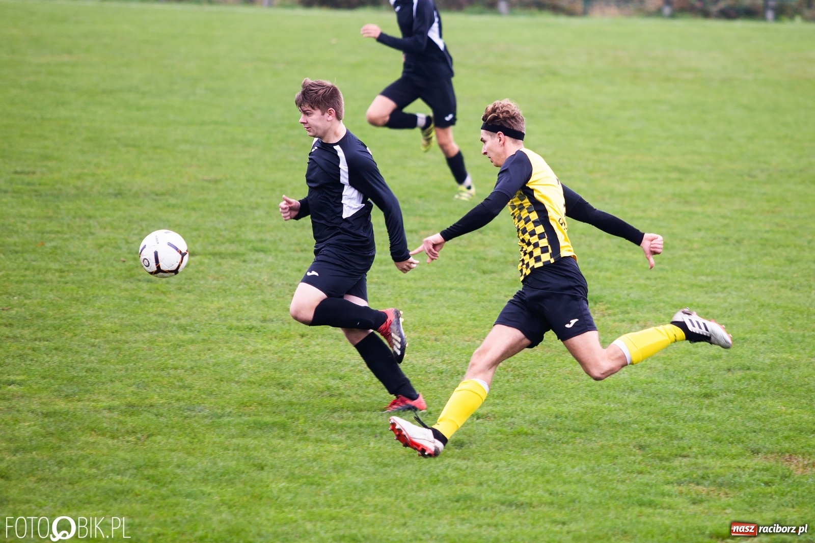 Zdjęcie w galerii na portalu naszraciborz.pl: C klasa. Rezerwy Brzezia uległy liderowi [FOTO] wiadomości z regionu
