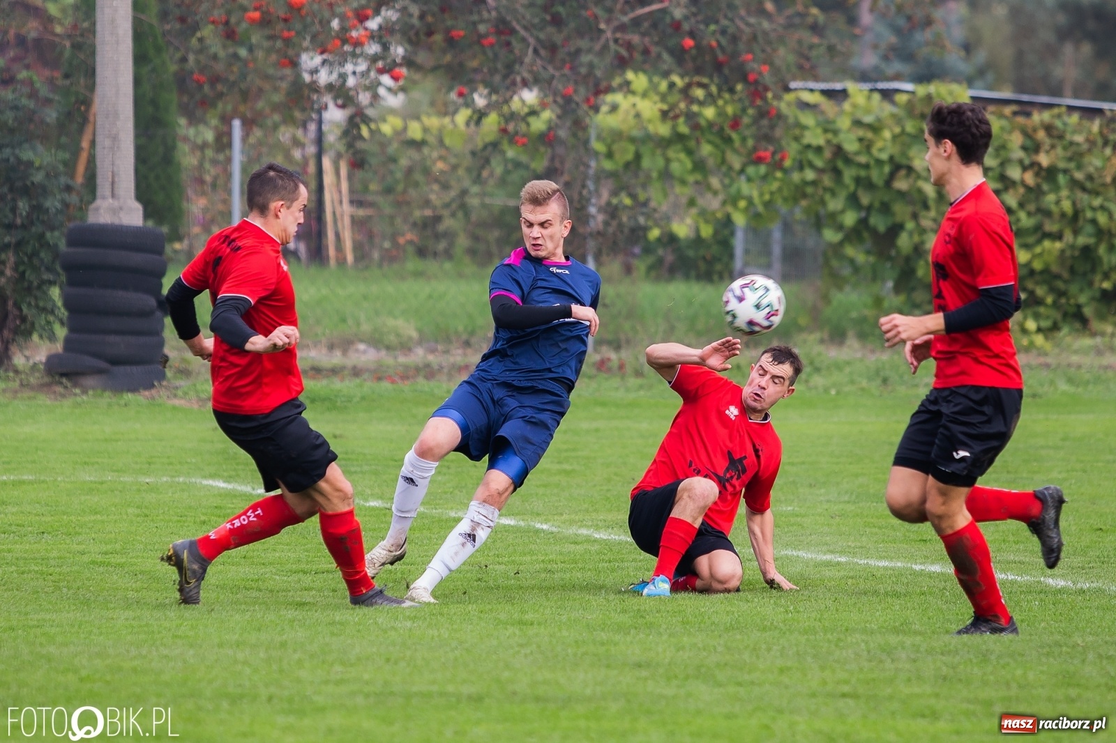 Zdjęcie w galerii na portalu naszraciborz.pl: Klasa okręgowa. Lider bez punktów w derbach gminy [FOTO] wiadomości z regionu