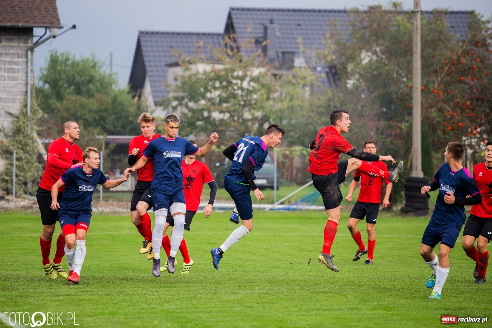 Zdjęcie w galerii na portalu naszraciborz.pl: Klasa okręgowa. Lider bez punktów w derbach gminy [FOTO] wiadomości z regionu