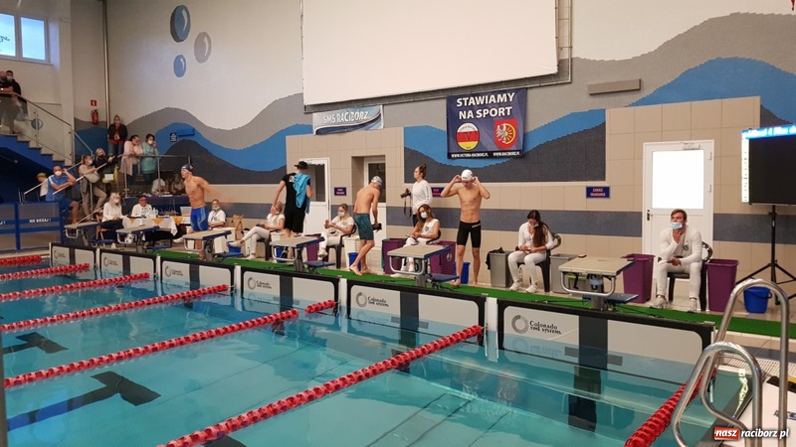 Zdjęcie w galerii na portalu naszraciborz.pl: Pływacy rywalizowali o puchar dyrektora ZSOMS wiadomości z regionu