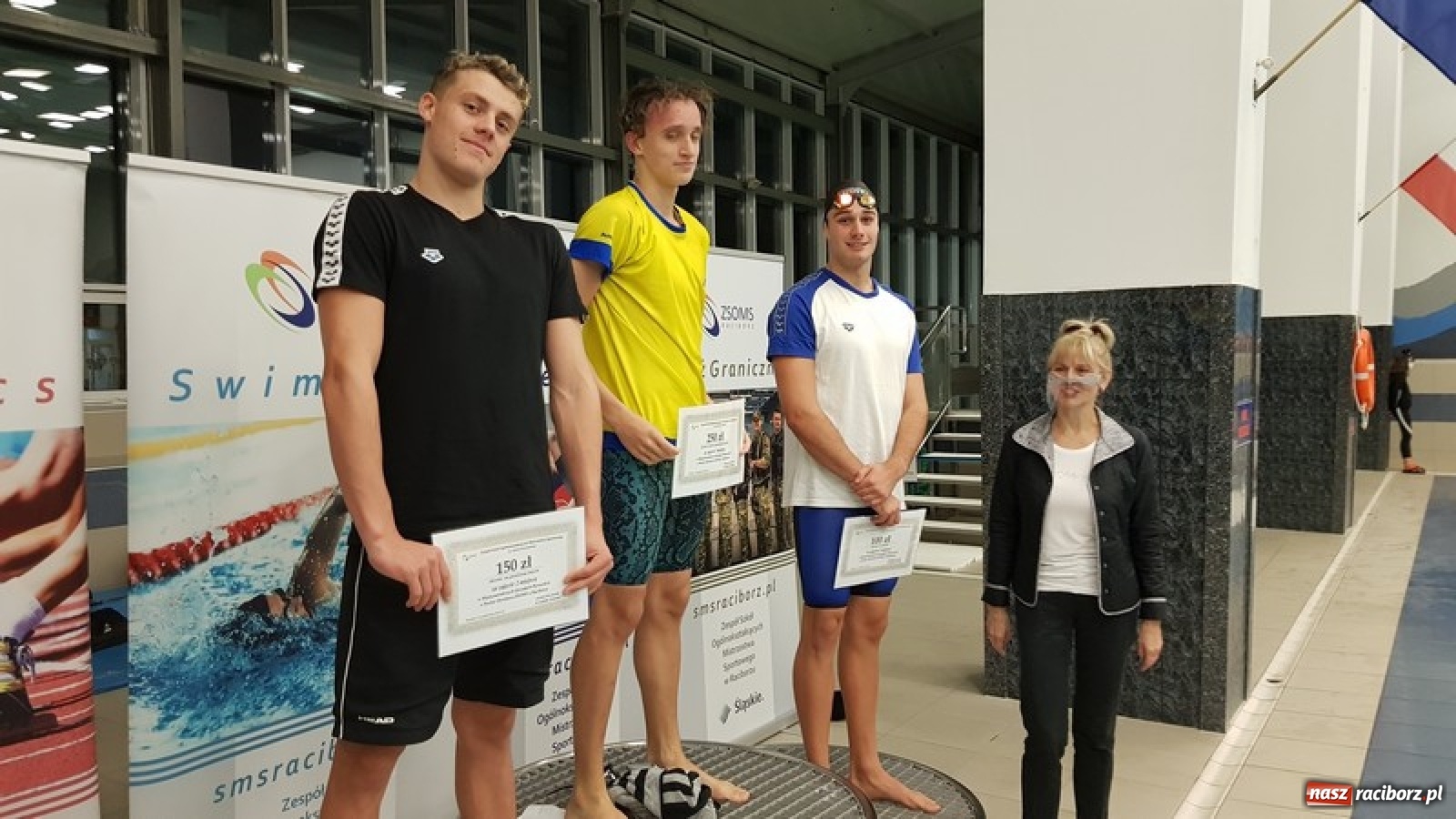 Zdjęcie w galerii na portalu naszraciborz.pl: Pływacy rywalizowali o puchar dyrektora ZSOMS wiadomości z regionu