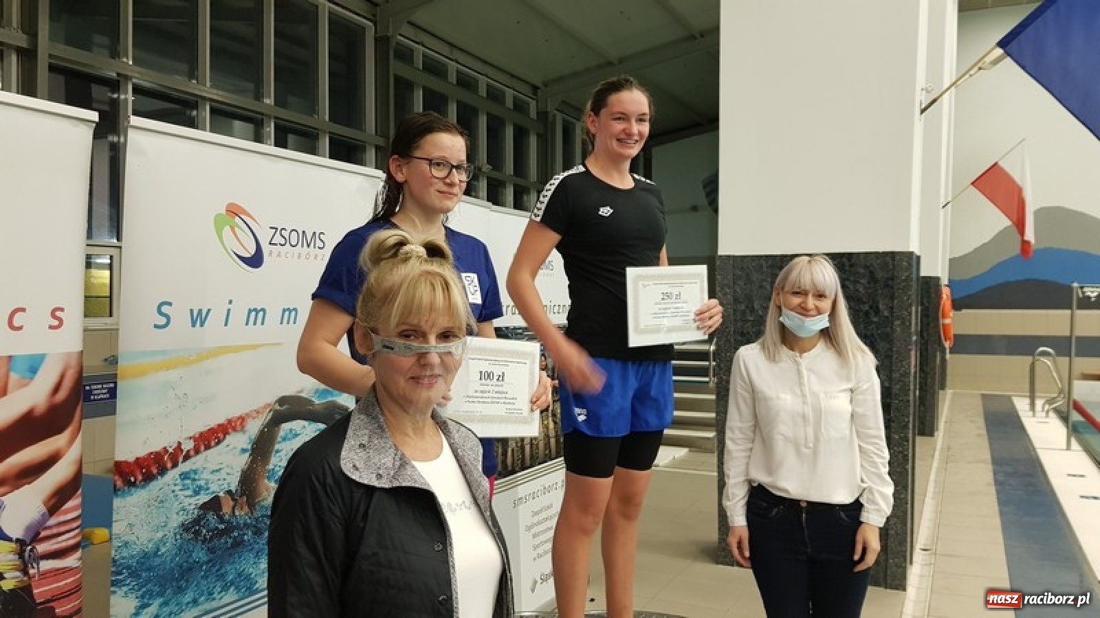 Zdjęcie w galerii na portalu naszraciborz.pl: Pływacy rywalizowali o puchar dyrektora ZSOMS wiadomości z regionu