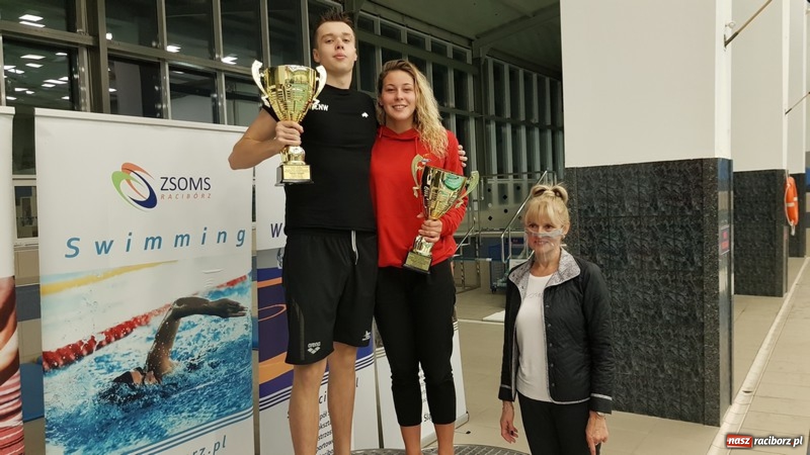 Zdjęcie w galerii na portalu naszraciborz.pl: Pływacy rywalizowali o puchar dyrektora ZSOMS wiadomości z regionu