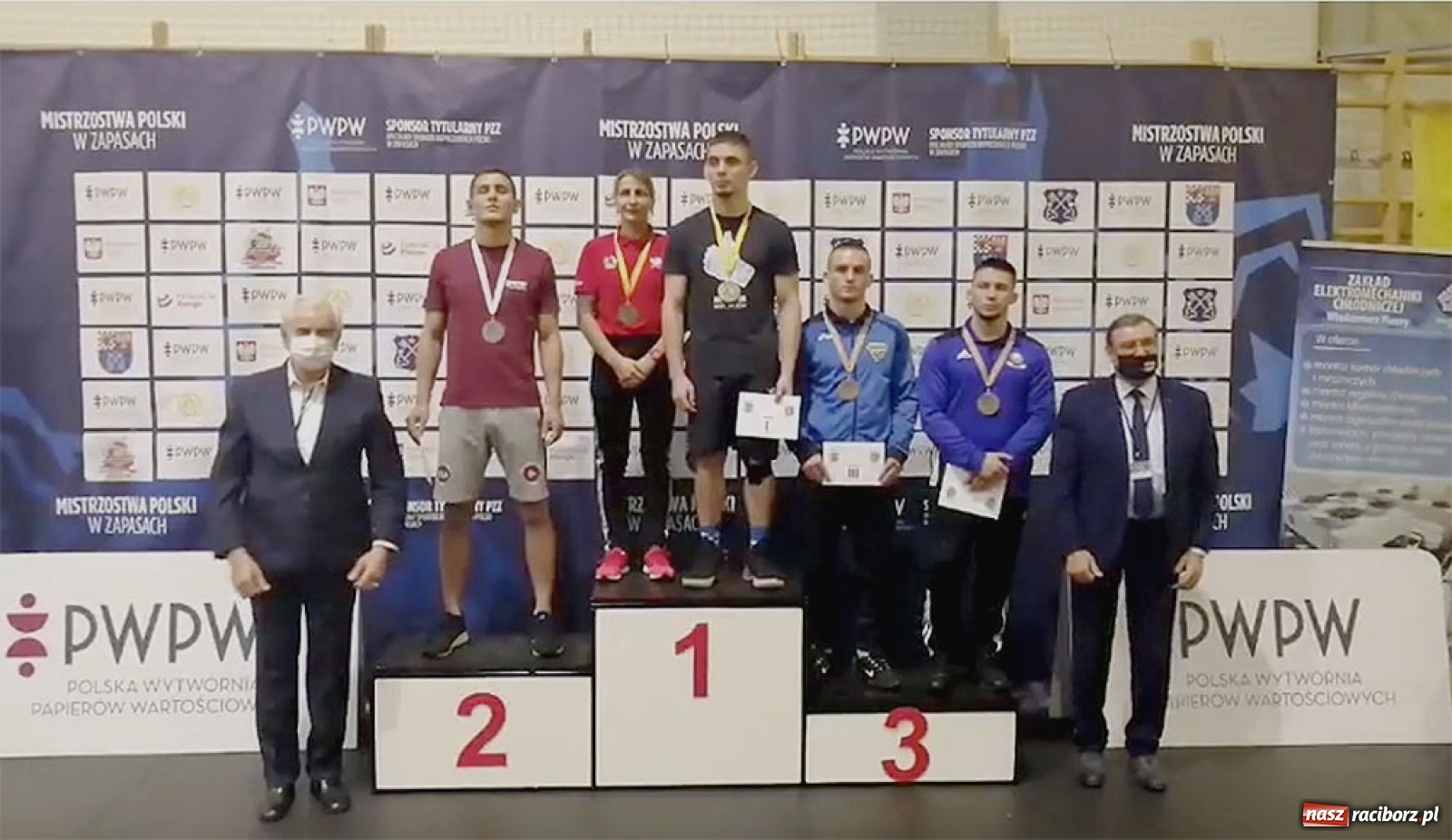 Zdjęcie w galerii na portalu naszraciborz.pl: Zapaśnicy Dębu Brzeźnica z medalami mistrzostw Polski wiadomości z regionu