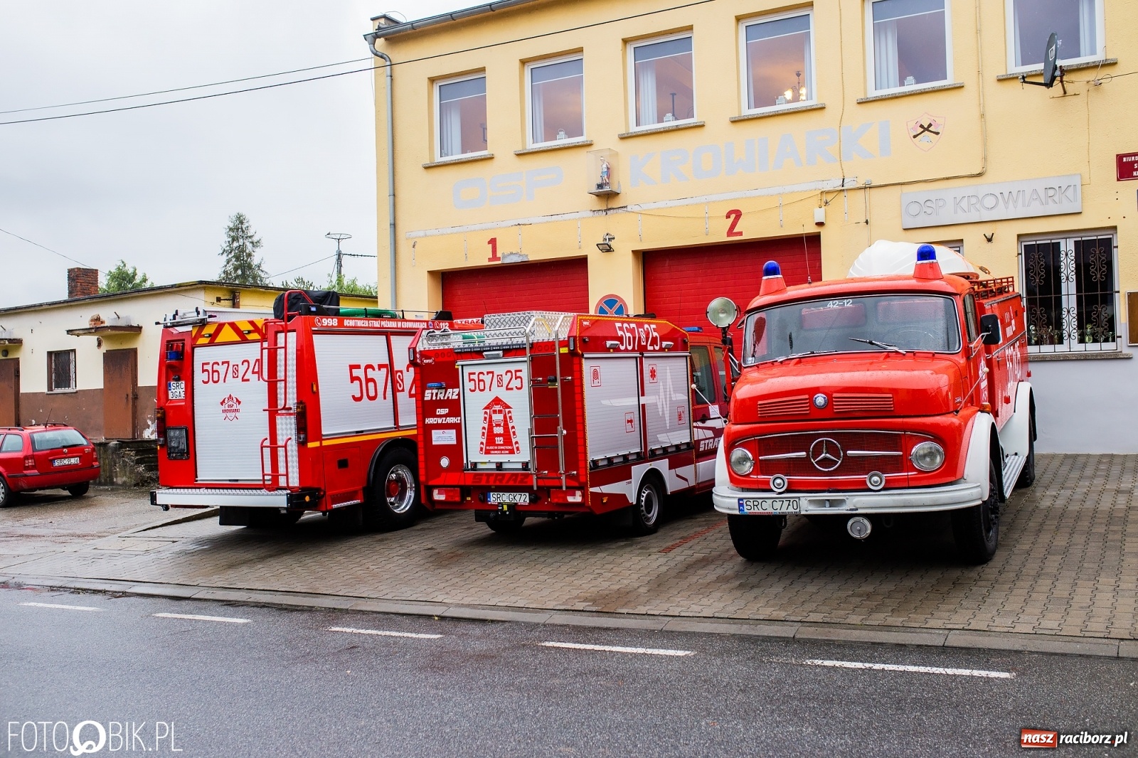 Zdjęcie w galerii na portalu naszraciborz.pl: Druhowie z Krowiarek odebrali kluczyki do nowego wozu bojowego  wiadomości z regionu