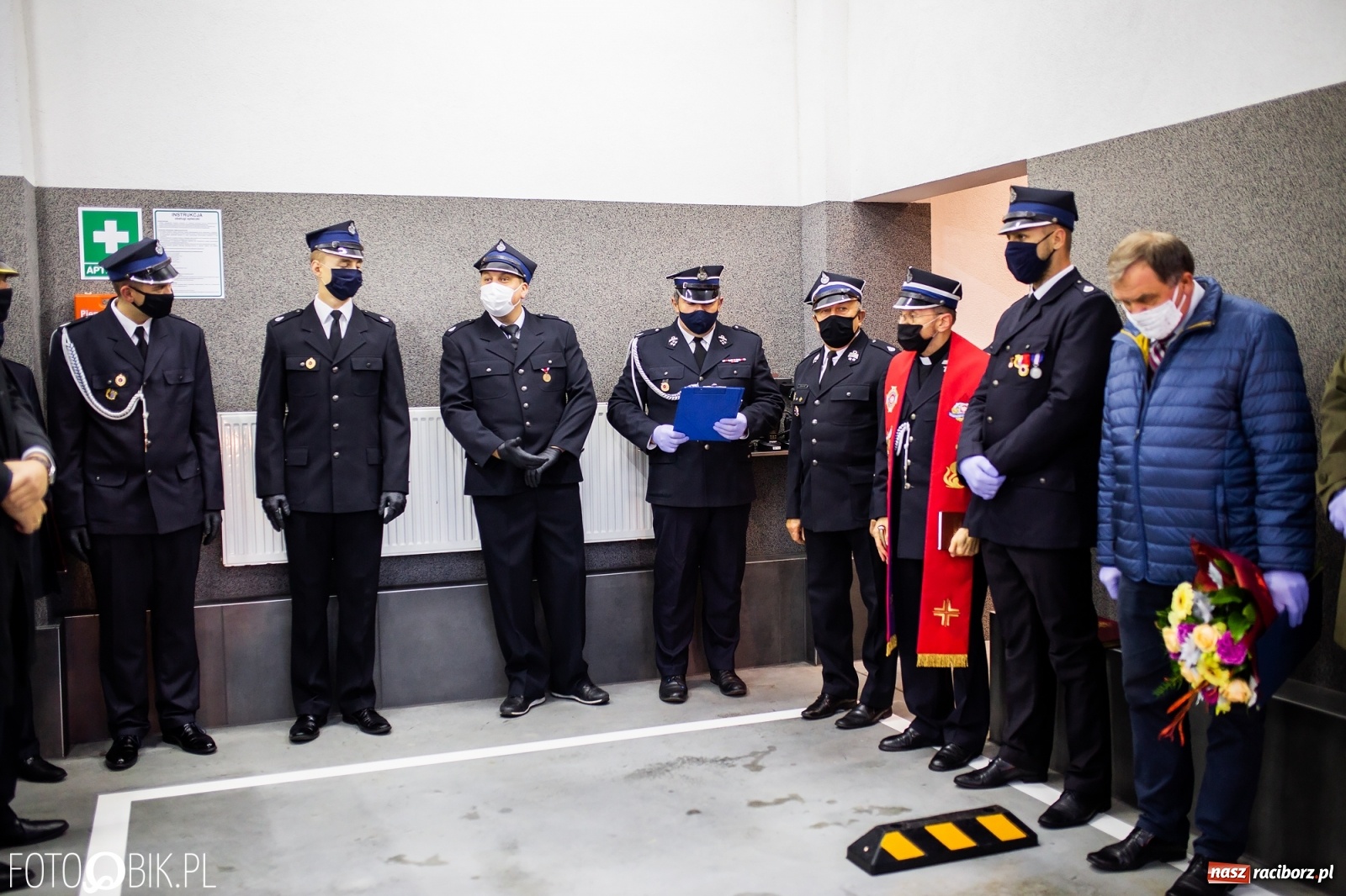 Zdjęcie w galerii na portalu naszraciborz.pl: Druhowie z Krowiarek odebrali kluczyki do nowego wozu bojowego  wiadomości z regionu