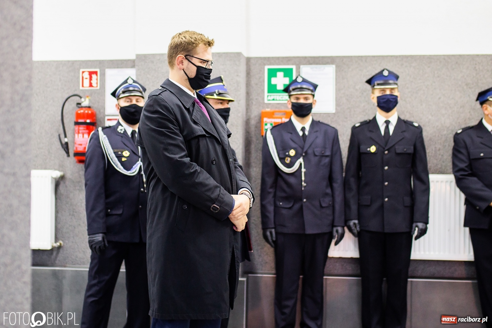 Zdjęcie w galerii na portalu naszraciborz.pl: Druhowie z Krowiarek odebrali kluczyki do nowego wozu bojowego  wiadomości z regionu