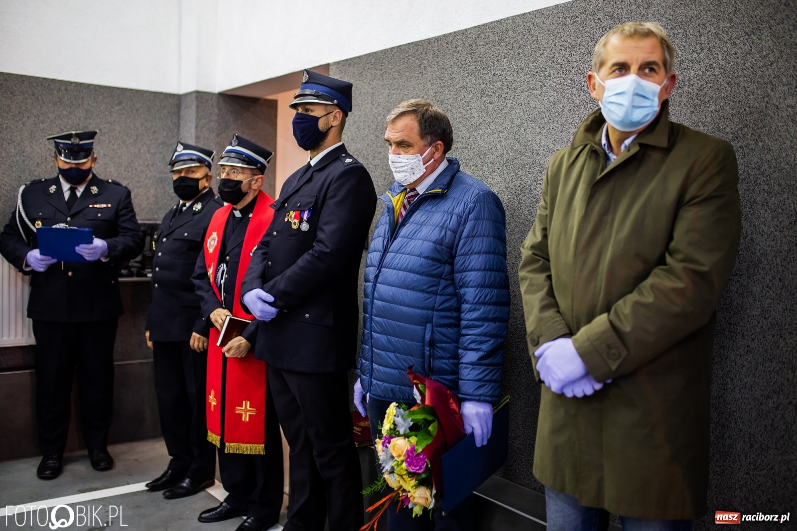 Zdjęcie w galerii na portalu naszraciborz.pl: Druhowie z Krowiarek odebrali kluczyki do nowego wozu bojowego  wiadomości z regionu