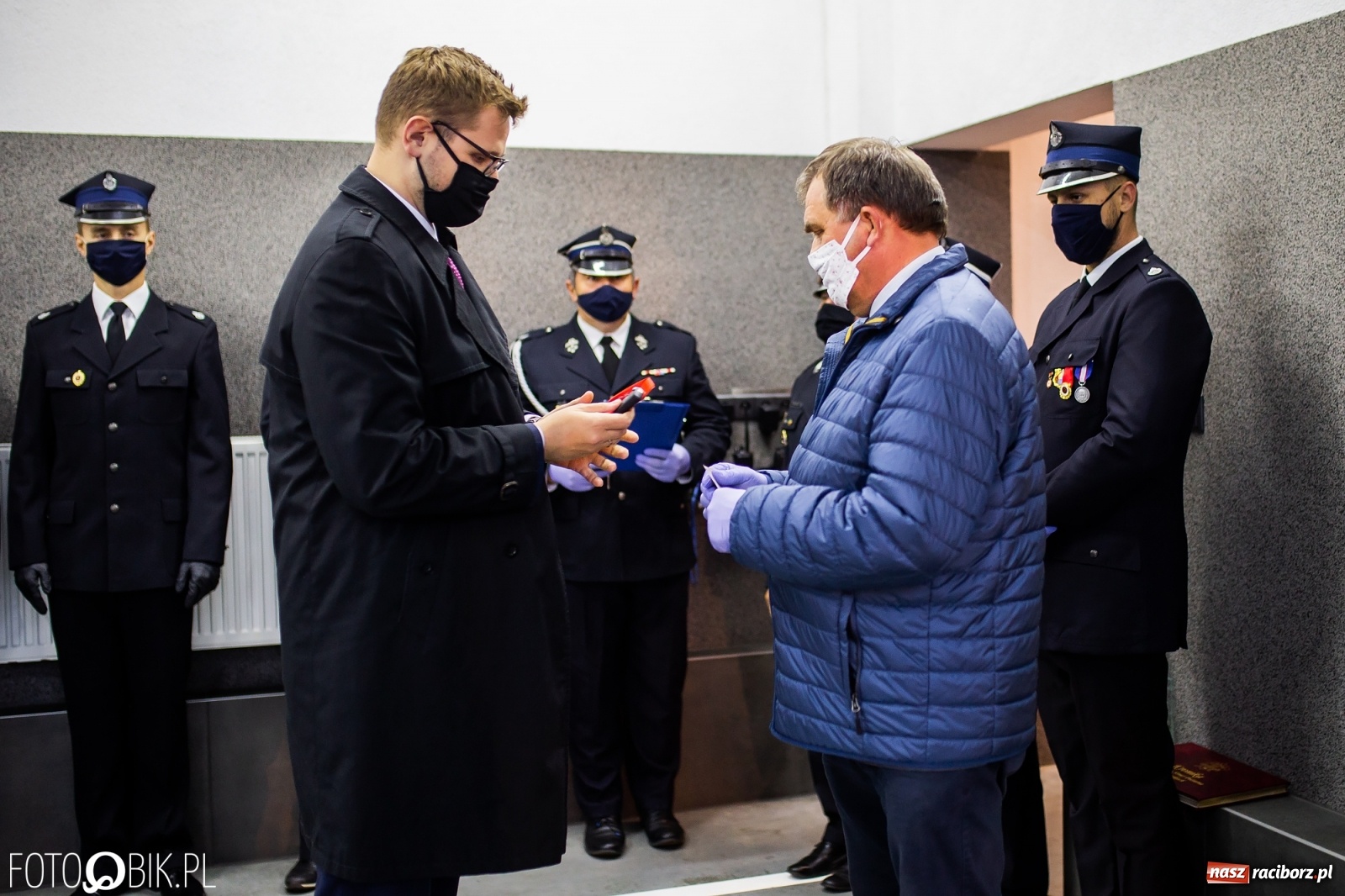 Zdjęcie w galerii na portalu naszraciborz.pl: Druhowie z Krowiarek odebrali kluczyki do nowego wozu bojowego  wiadomości z regionu