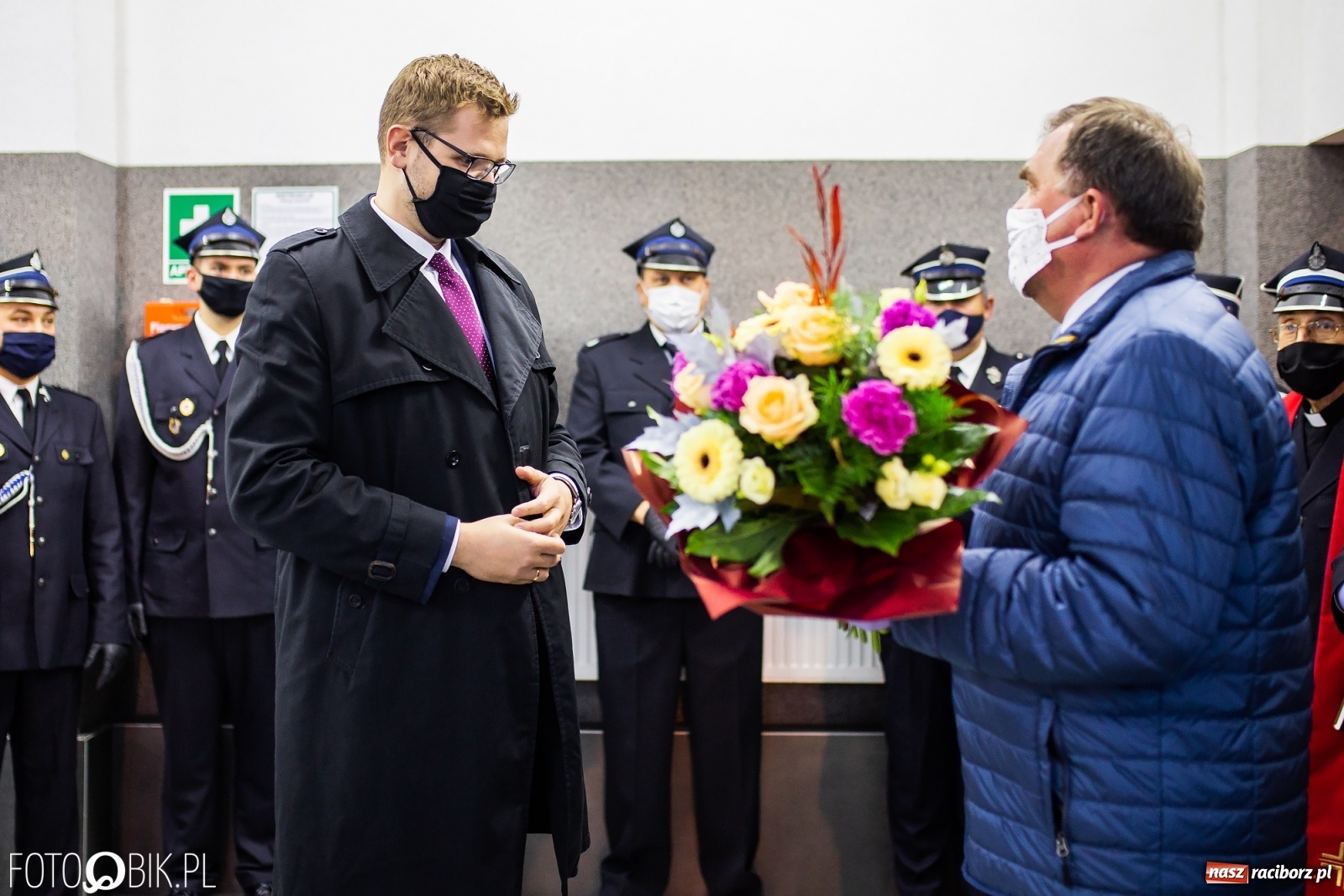 Zdjęcie w galerii na portalu naszraciborz.pl: Druhowie z Krowiarek odebrali kluczyki do nowego wozu bojowego  wiadomości z regionu