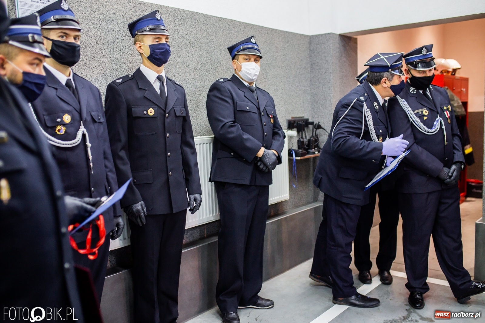 Zdjęcie w galerii na portalu naszraciborz.pl: Druhowie z Krowiarek odebrali kluczyki do nowego wozu bojowego  wiadomości z regionu