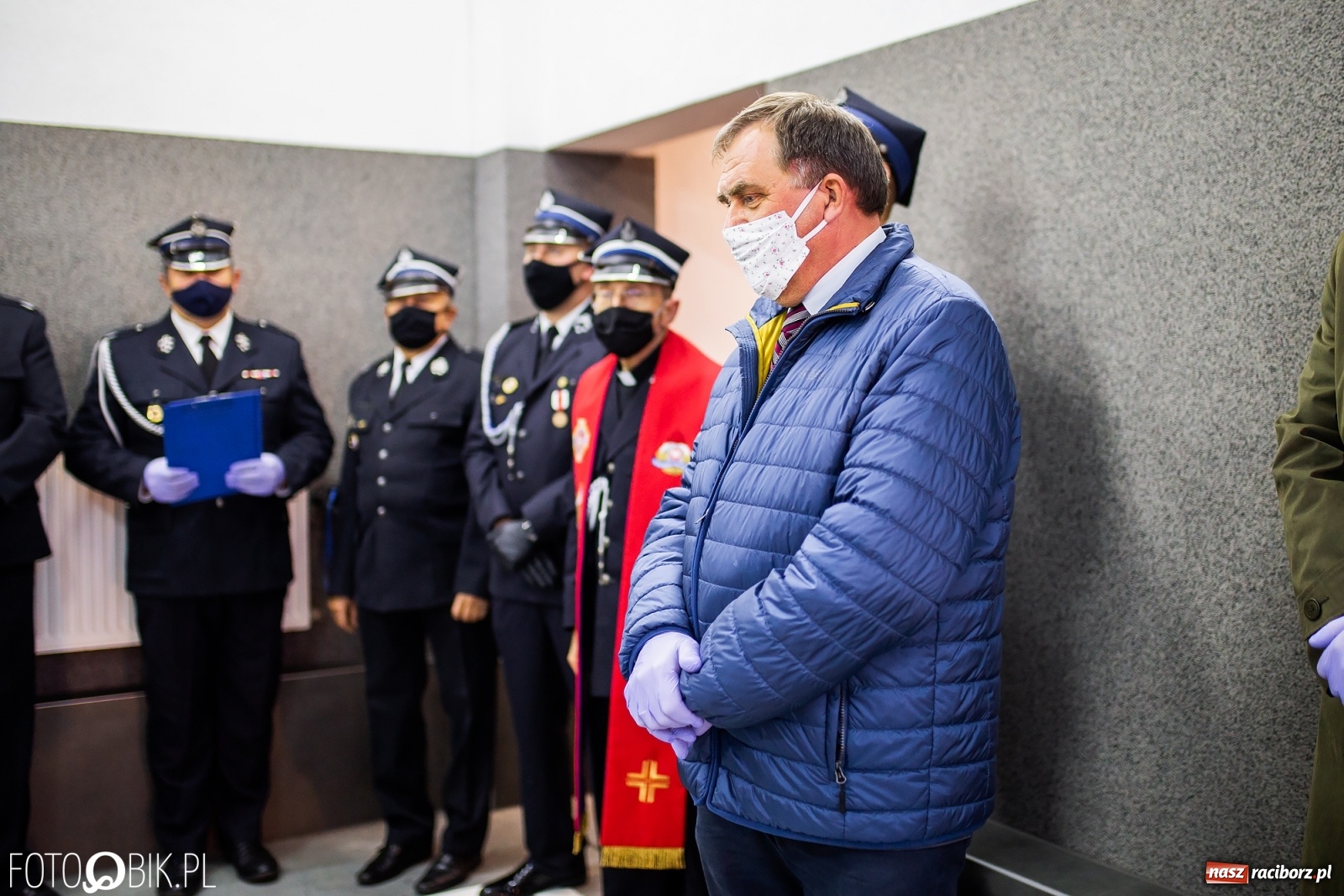 Zdjęcie w galerii na portalu naszraciborz.pl: Druhowie z Krowiarek odebrali kluczyki do nowego wozu bojowego  wiadomości z regionu