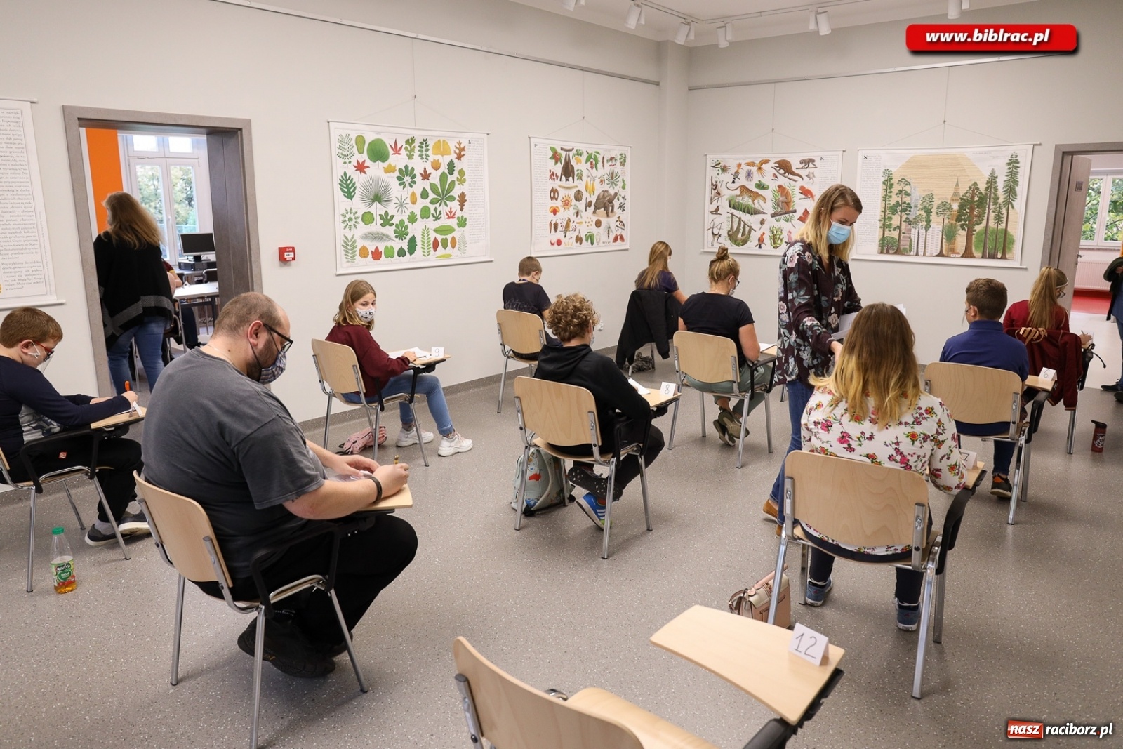 Zdjęcie w galerii na portalu naszraciborz.pl: Potteromaniacy sprawdzili swą wiedzę w raciborskiej bibliotece [FOTO] wiadomości z regionu