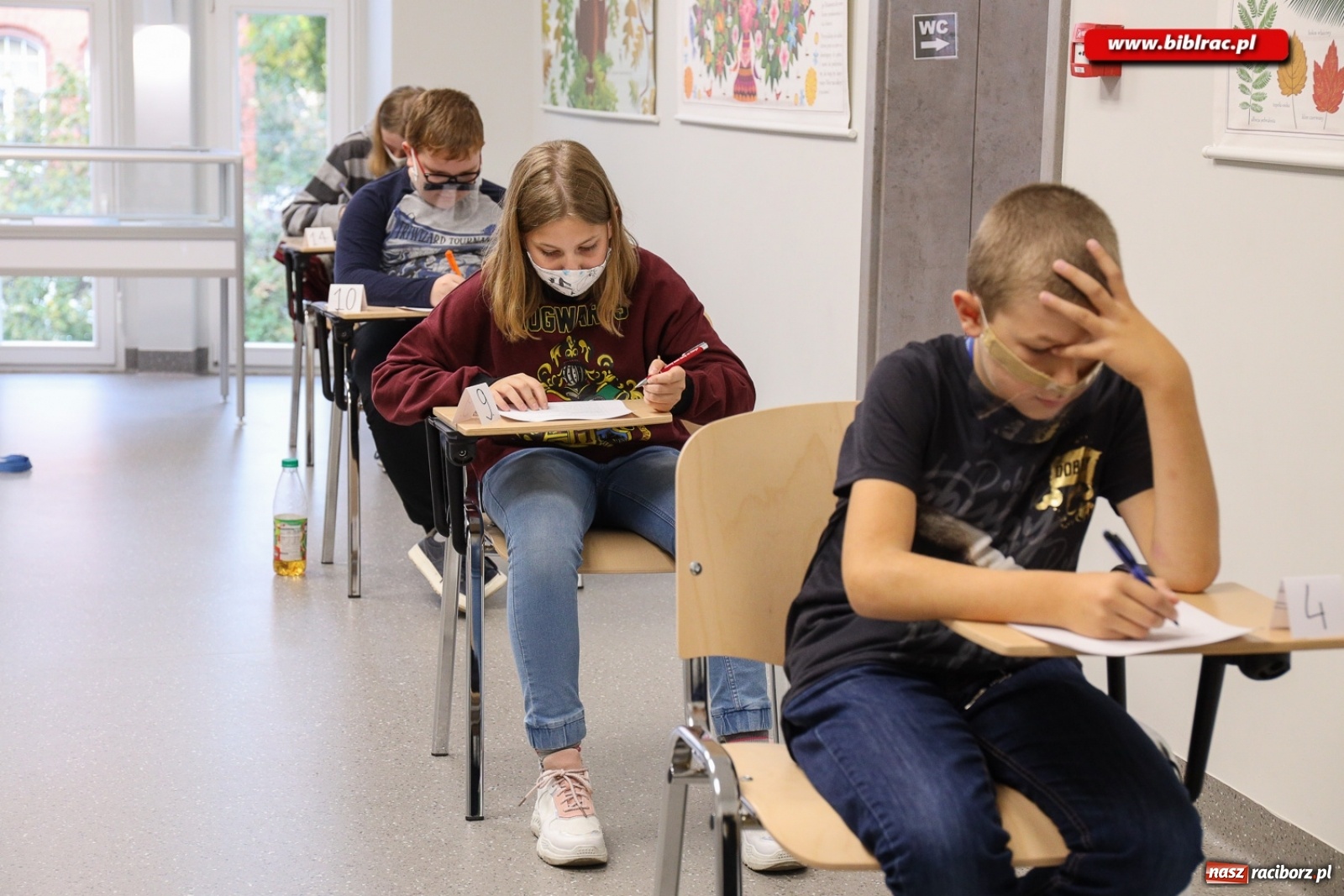 Zdjęcie w galerii na portalu naszraciborz.pl: Potteromaniacy sprawdzili swą wiedzę w raciborskiej bibliotece [FOTO] wiadomości z regionu