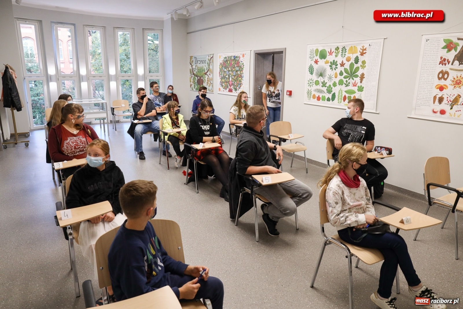 Zdjęcie w galerii na portalu naszraciborz.pl: Potteromaniacy sprawdzili swą wiedzę w raciborskiej bibliotece [FOTO] wiadomości z regionu