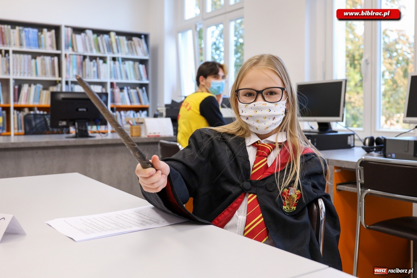 Zdjęcie w galerii na portalu naszraciborz.pl: Potteromaniacy sprawdzili swą wiedzę w raciborskiej bibliotece [FOTO] wiadomości z regionu