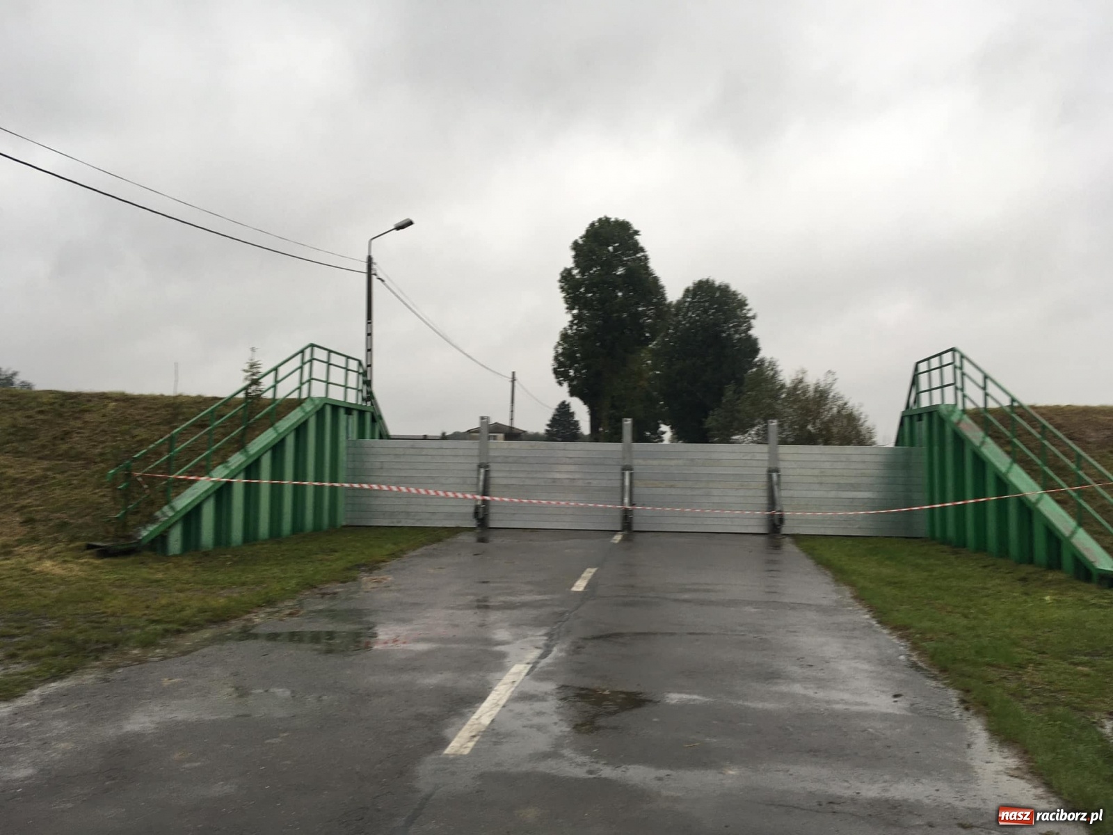 Zdjęcie w galerii na portalu naszraciborz.pl: Wojewoda śląski ogłosił pogotowie przeciwpowodziowe. W gminie Rudnik boją się podtopień, w Krzyżanowicach monitorują wiadomości z regionu