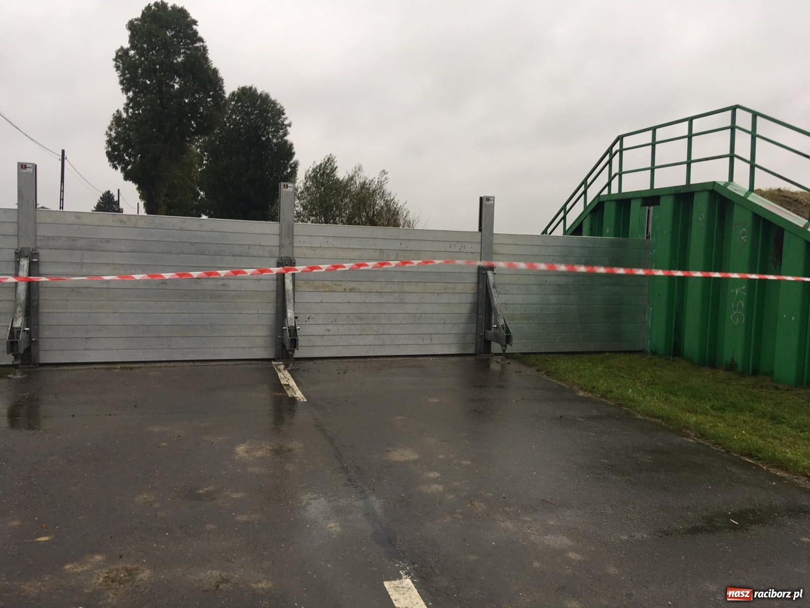 Zdjęcie w galerii na portalu naszraciborz.pl: Wojewoda śląski ogłosił pogotowie przeciwpowodziowe. W gminie Rudnik boją się podtopień, w Krzyżanowicach monitorują wiadomości z regionu