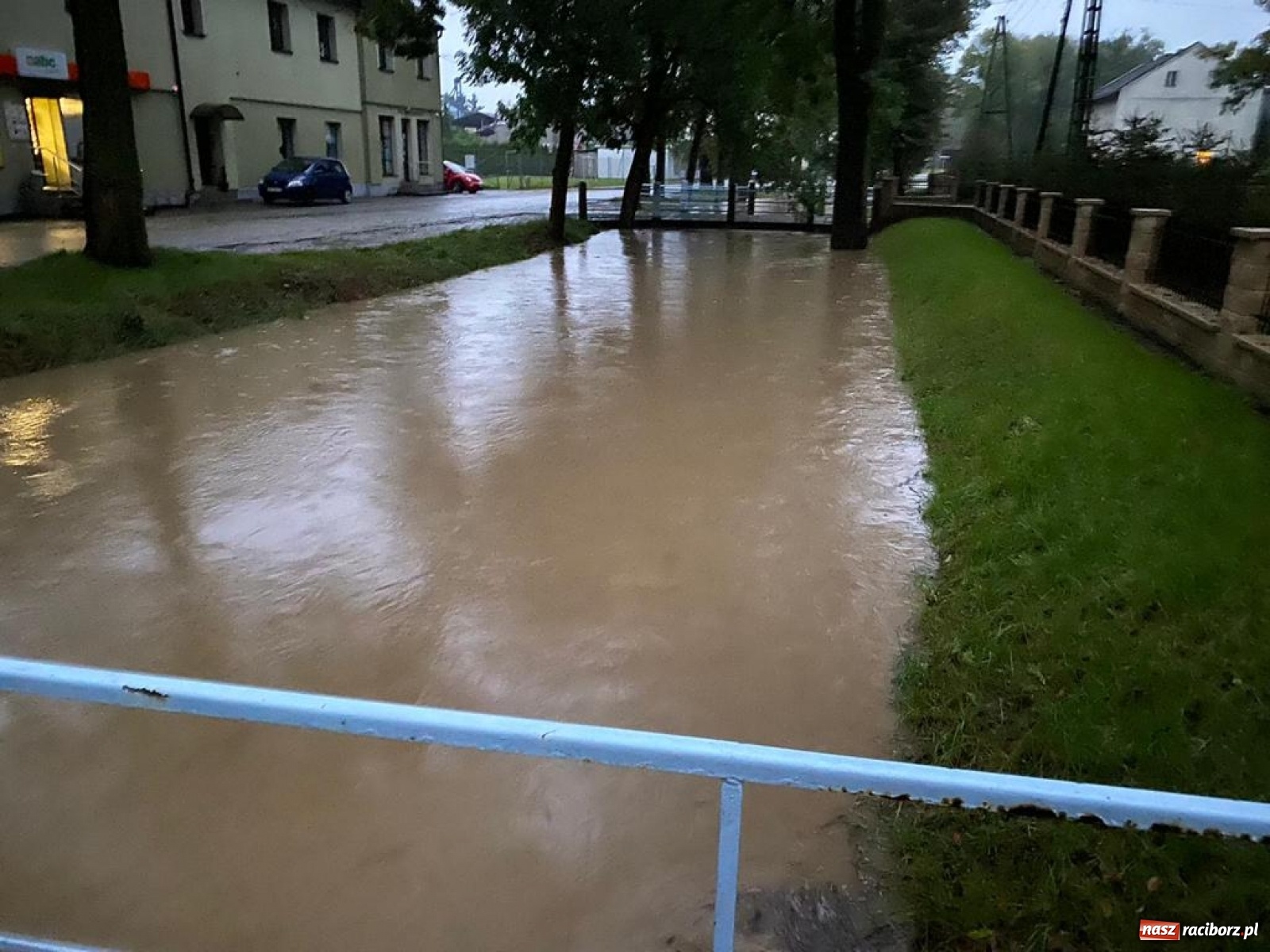 Zdjęcie w galerii na portalu naszraciborz.pl: Służby korygują prognozy! Wezbranie na Odrze będzie większe niż sądzono wiadomości z regionu