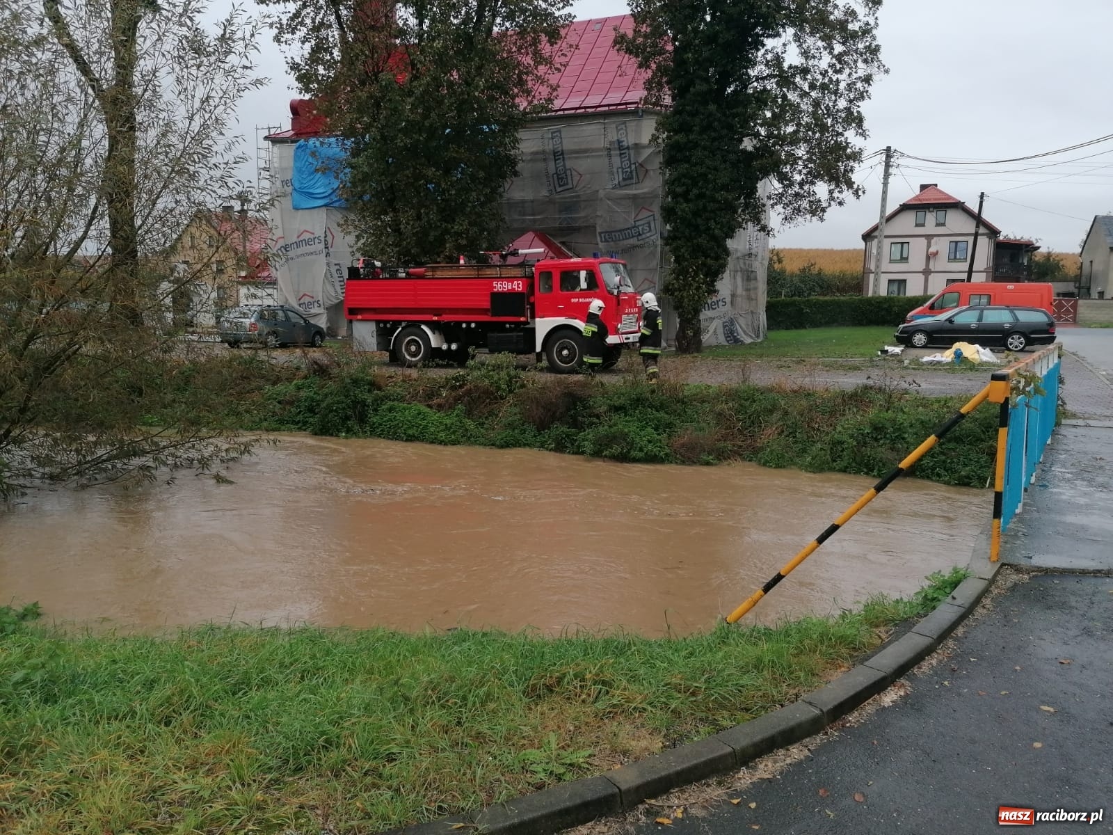 Zdjęcie w galerii na portalu naszraciborz.pl: W gminie Krzanowice szykują worki z piaskiem. Zbiornik na Białej Wodzie pełny  wiadomości z regionu
