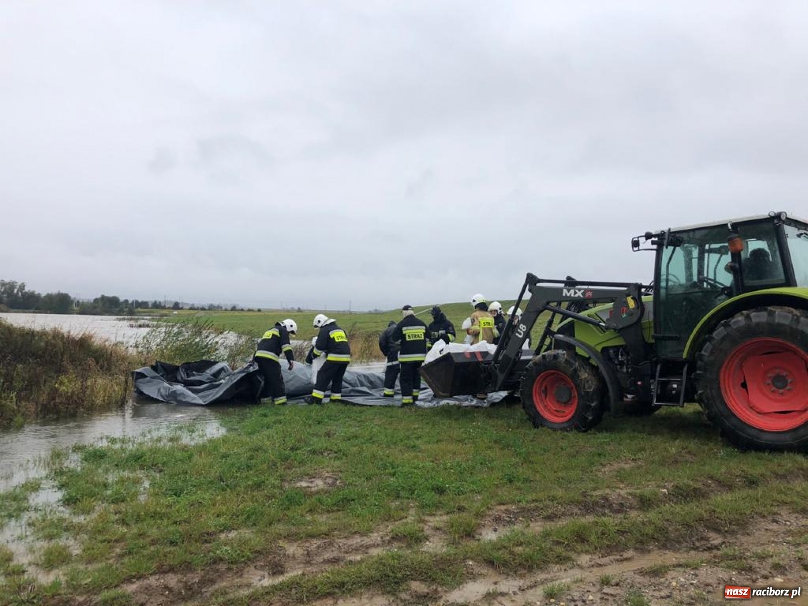Zdjęcie w galerii na portalu naszraciborz.pl: Sytuacja powodziowa w powiecie raciborskim  wiadomości z regionu
