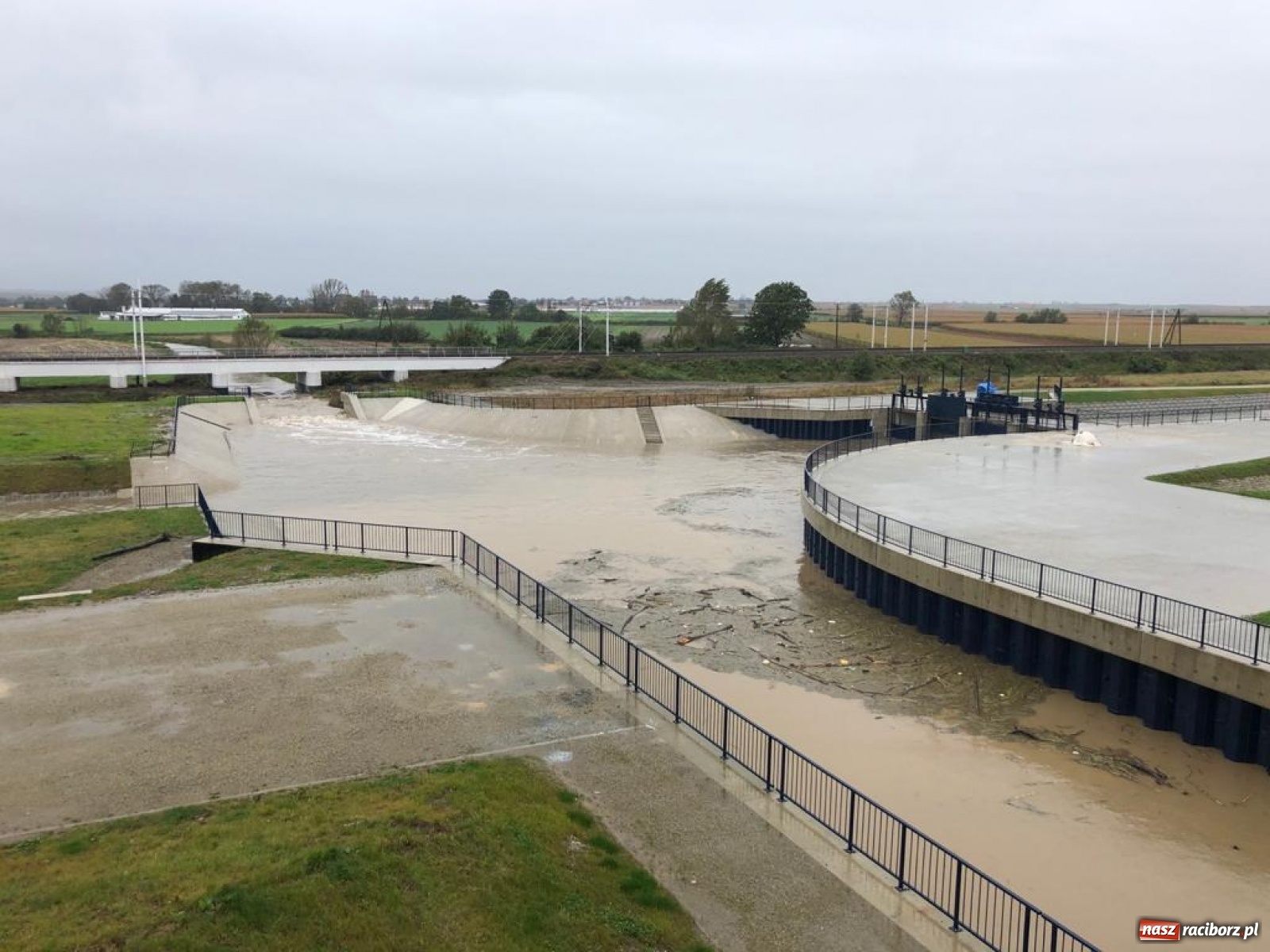 Zdjęcie w galerii na portalu naszraciborz.pl: Sytuacja powodziowa w powiecie raciborskim  wiadomości z regionu