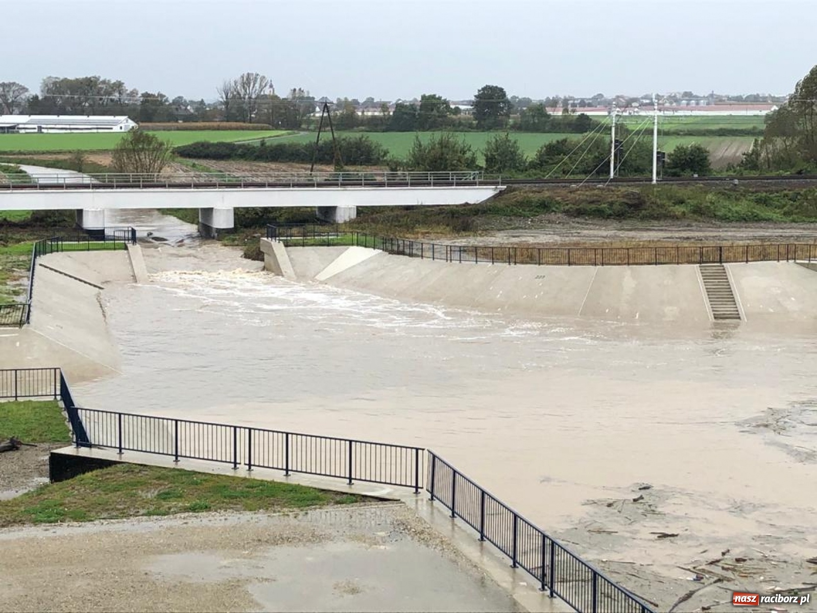Zdjęcie w galerii na portalu naszraciborz.pl: Sytuacja powodziowa w powiecie raciborskim  wiadomości z regionu