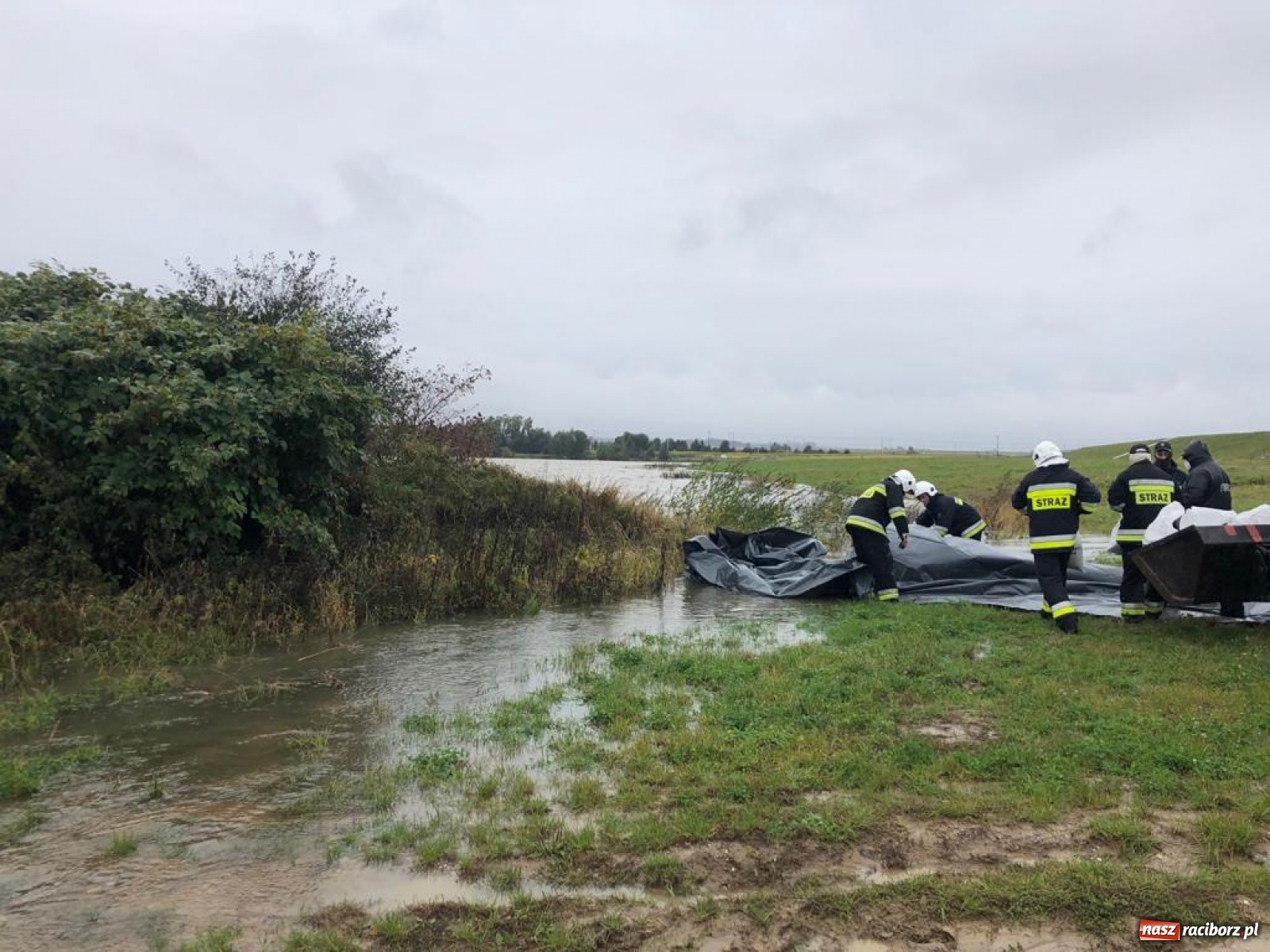 Zdjęcie w galerii na portalu naszraciborz.pl: Sytuacja powodziowa w powiecie raciborskim  wiadomości z regionu