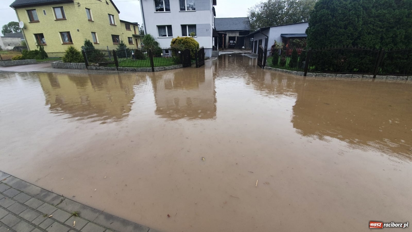 Zdjęcie w galerii na portalu naszraciborz.pl: Sytuacja powodziowa w powiecie raciborskim  wiadomości z regionu