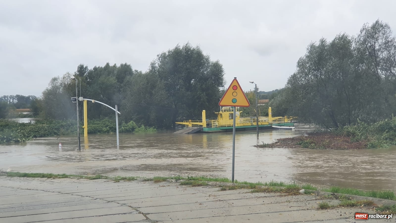 Zdjęcie w galerii na portalu naszraciborz.pl: Sytuacja powodziowa w powiecie raciborskim  wiadomości z regionu