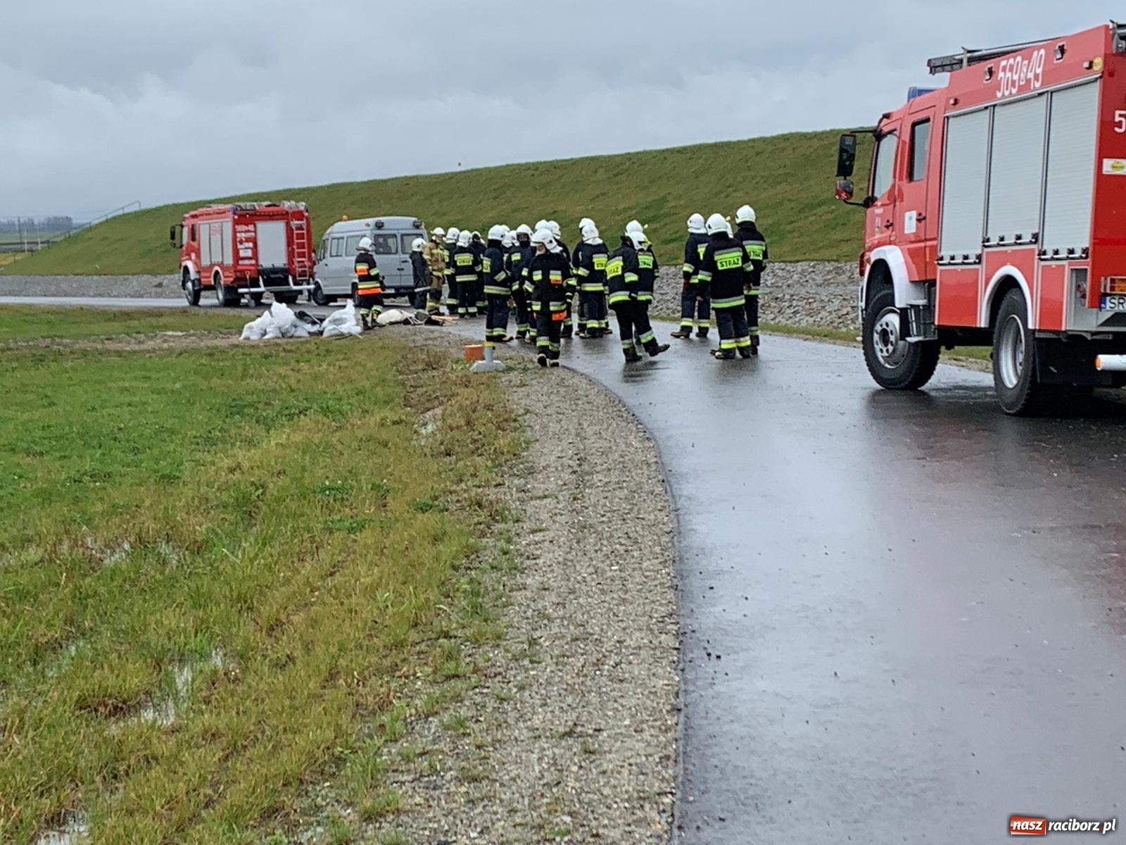 Zdjęcie w galerii na portalu naszraciborz.pl: Sytuacja powodziowa w powiecie raciborskim  wiadomości z regionu