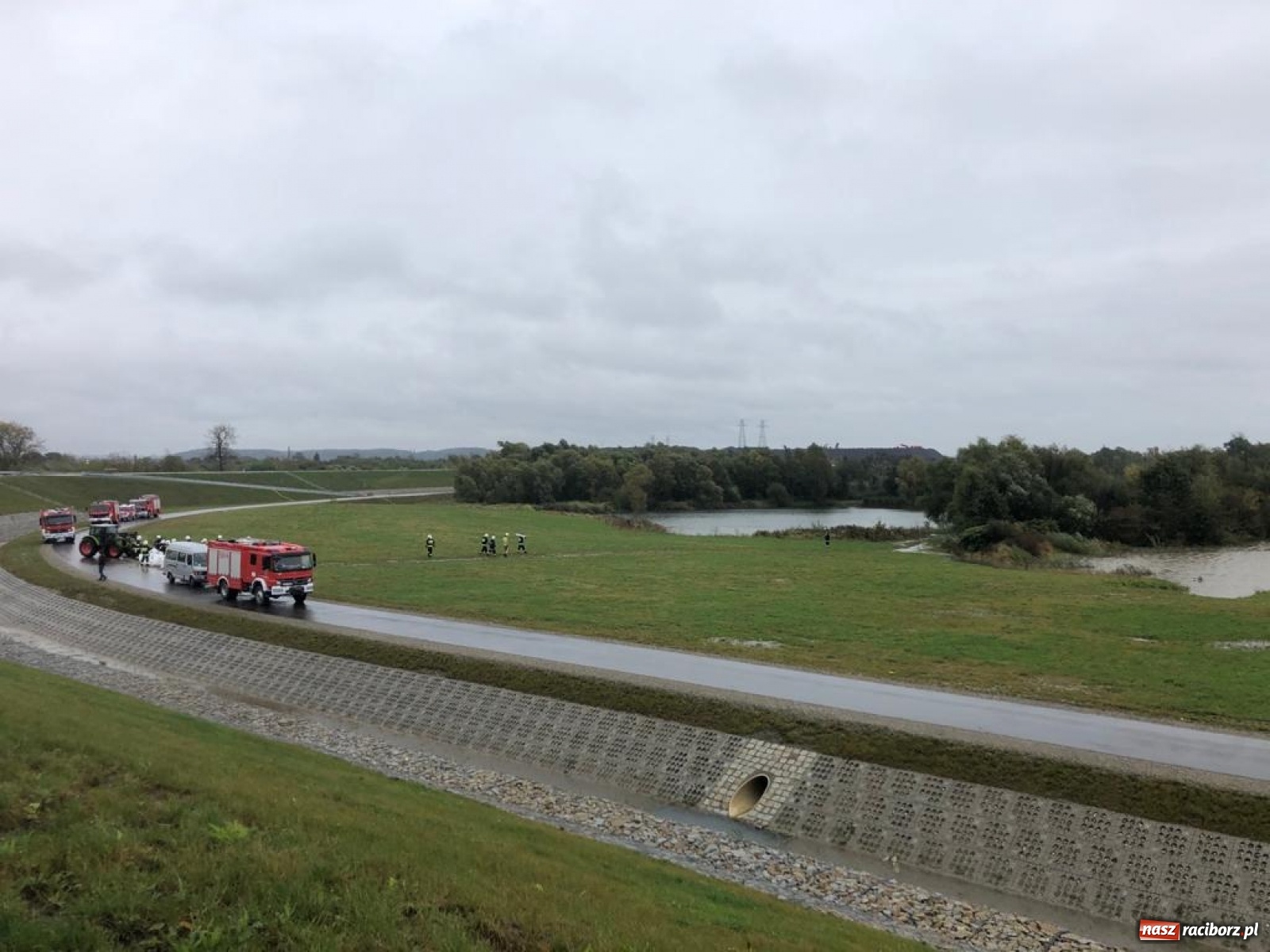 Zdjęcie w galerii na portalu naszraciborz.pl: Sytuacja powodziowa w powiecie raciborskim  wiadomości z regionu