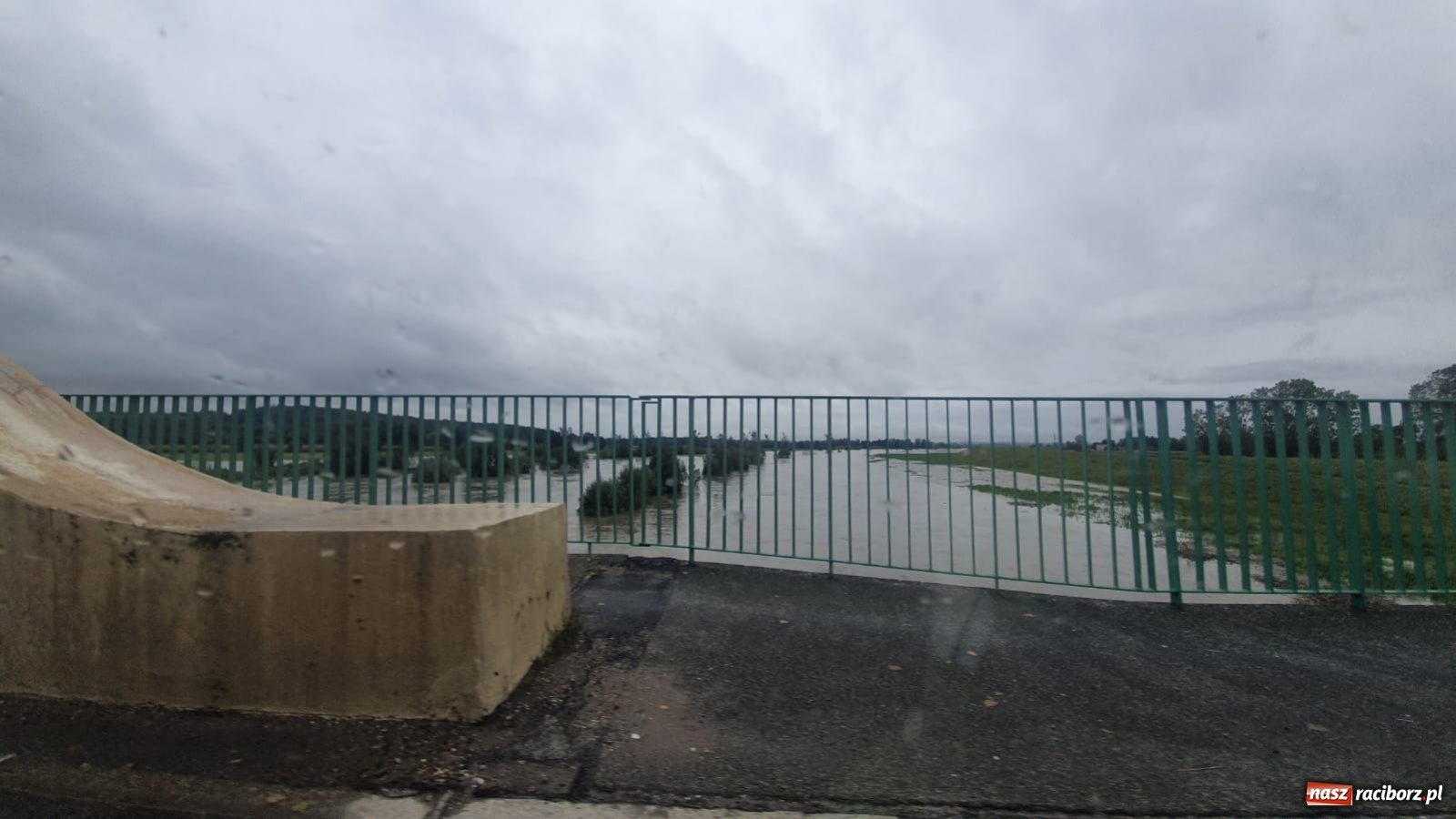 Zdjęcie w galerii na portalu naszraciborz.pl: Sytuacja powodziowa w powiecie raciborskim  wiadomości z regionu