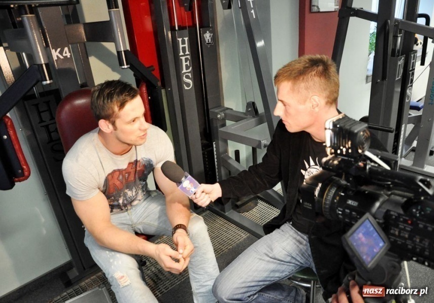 Zdjęcie w galerii na portalu naszraciborz.pl: Gwiazdy KSW gościły na Unii wiadomości z regionu