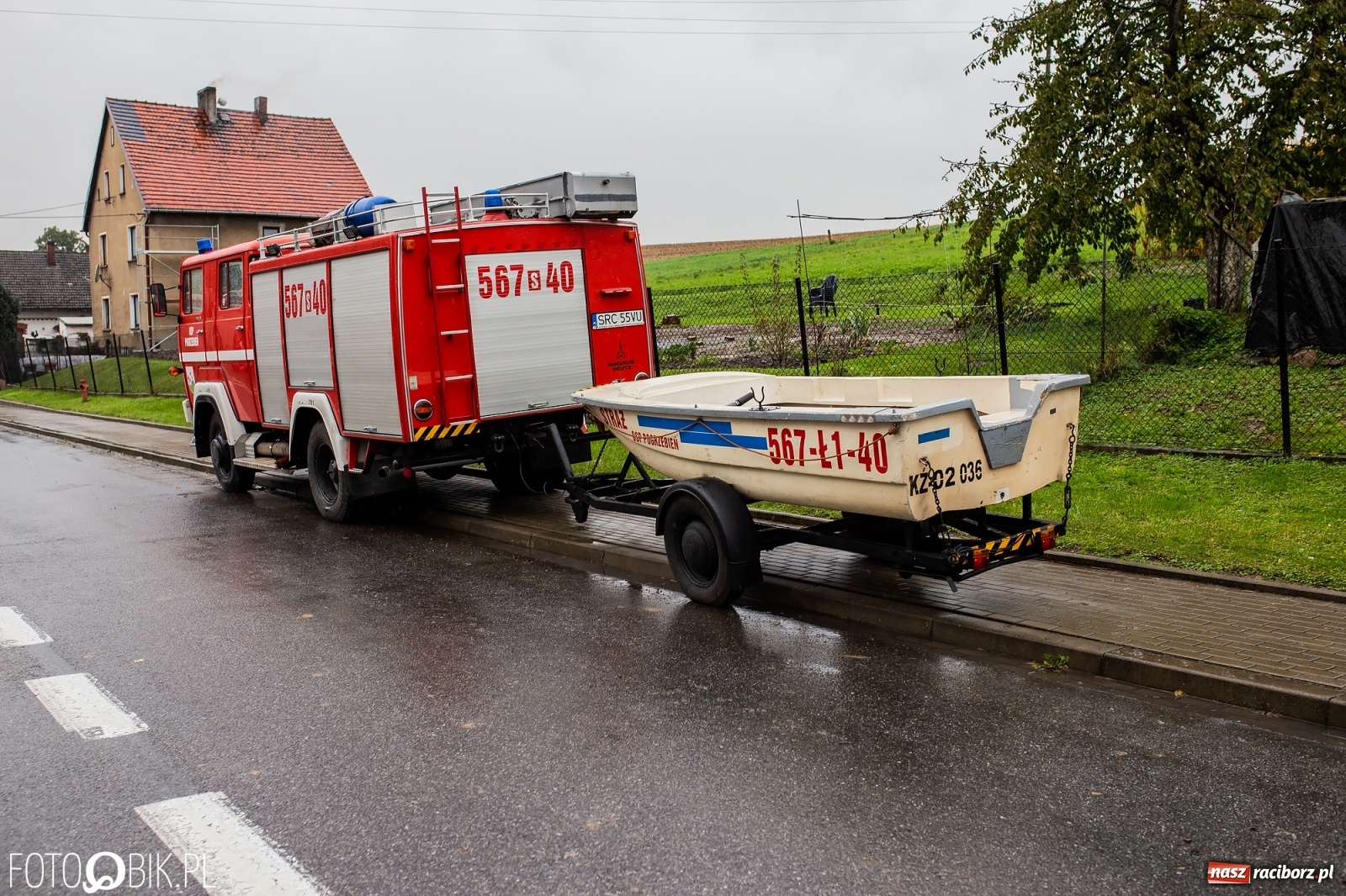 Zdjęcie w galerii na portalu naszraciborz.pl: Biała Woda rozlała się na centrum Krzanowic  wiadomości z regionu