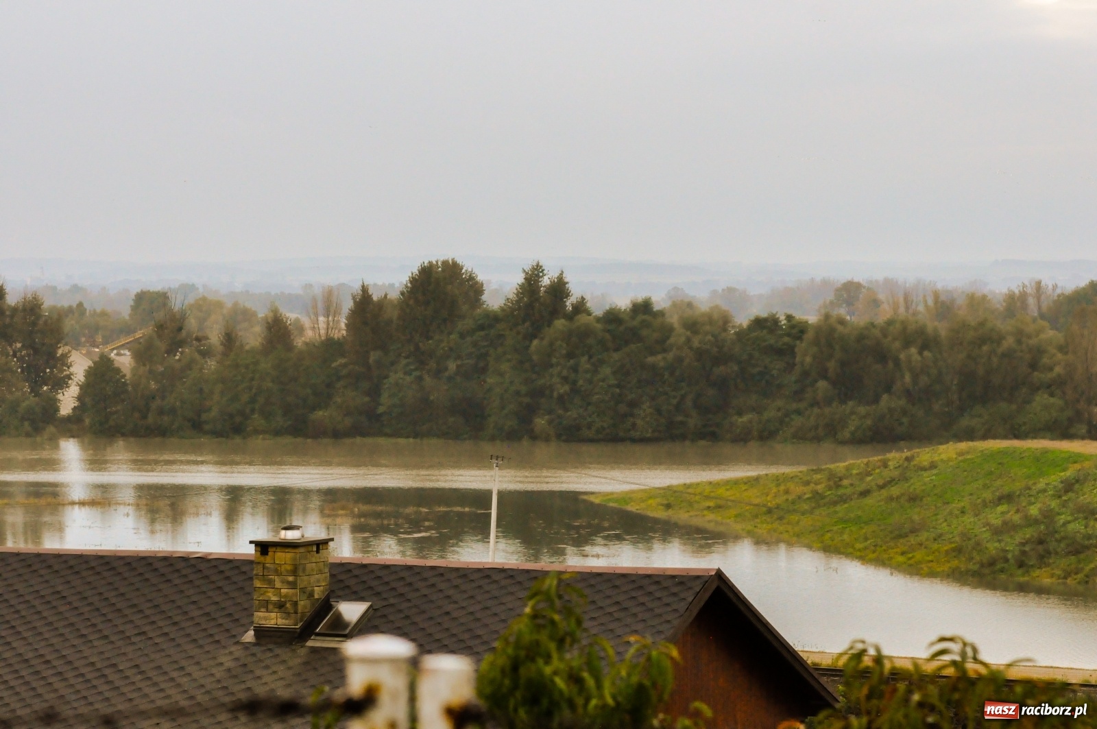 Zdjęcie w galerii na portalu naszraciborz.pl: Zbiornik Racibórz - zdjęcia i film z poranka 15.10.2020  wiadomości z regionu