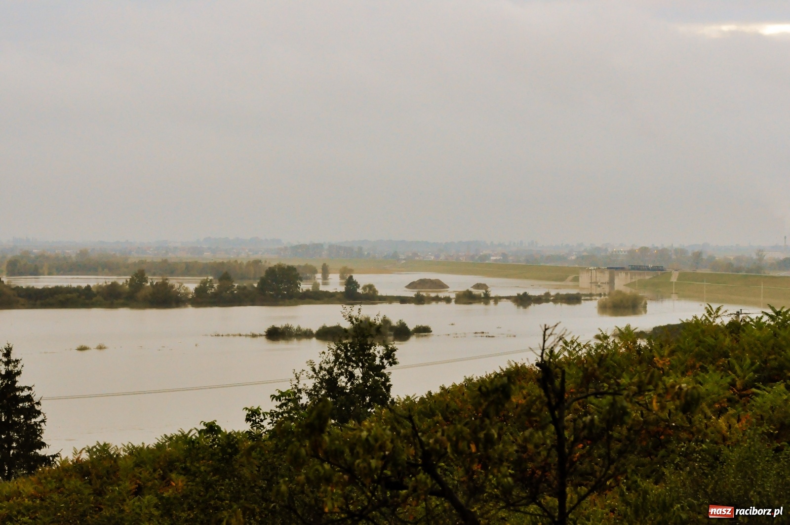Zdjęcie w galerii na portalu naszraciborz.pl: Zbiornik Racibórz - zdjęcia i film z poranka 15.10.2020  wiadomości z regionu