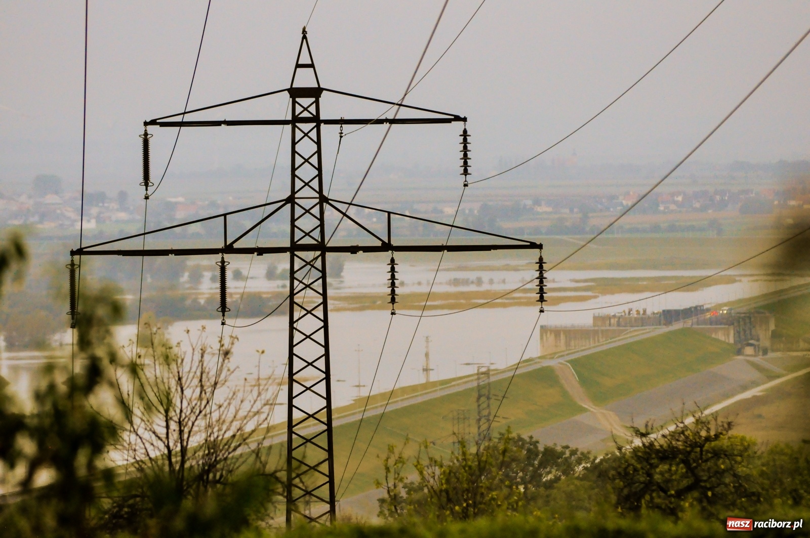 Zdjęcie w galerii na portalu naszraciborz.pl: Zbiornik Racibórz - zdjęcia i film z poranka 15.10.2020  wiadomości z regionu