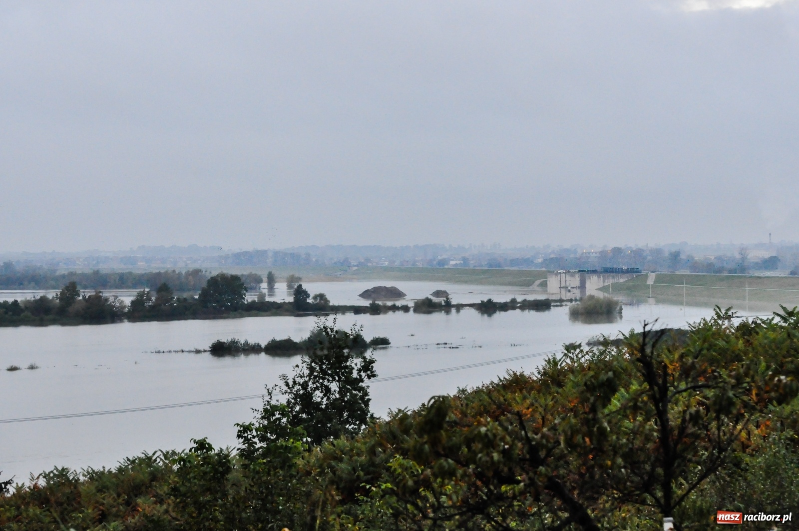 Zdjęcie w galerii na portalu naszraciborz.pl: Zbiornik Racibórz - zdjęcia i film z poranka 15.10.2020  wiadomości z regionu