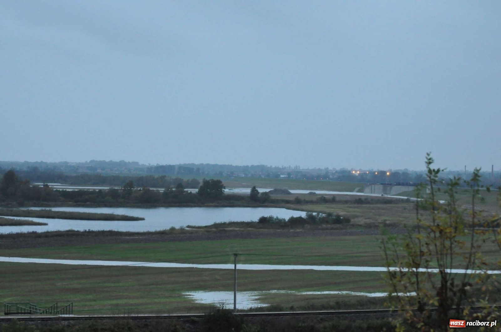 Zdjęcie w galerii na portalu naszraciborz.pl: Zbiornik Racibórz - zdjęcia i film z poranka 15.10.2020  wiadomości z regionu