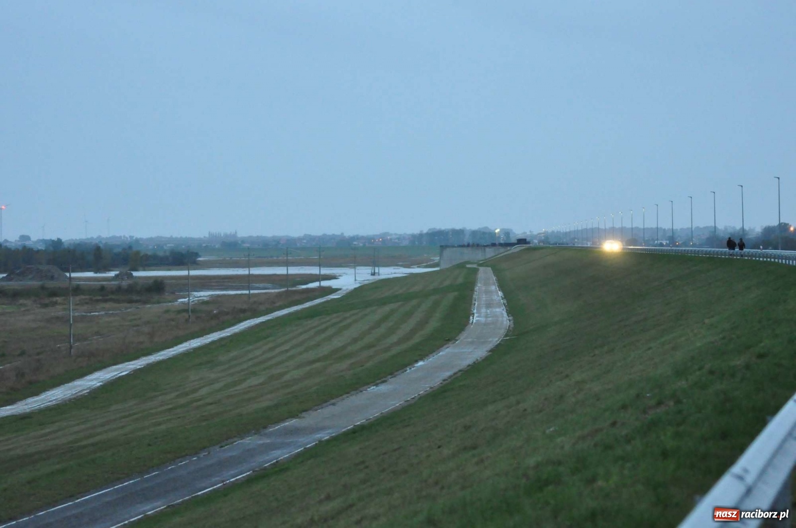 Zdjęcie w galerii na portalu naszraciborz.pl: Zbiornik Racibórz - zdjęcia i film z poranka 15.10.2020  wiadomości z regionu