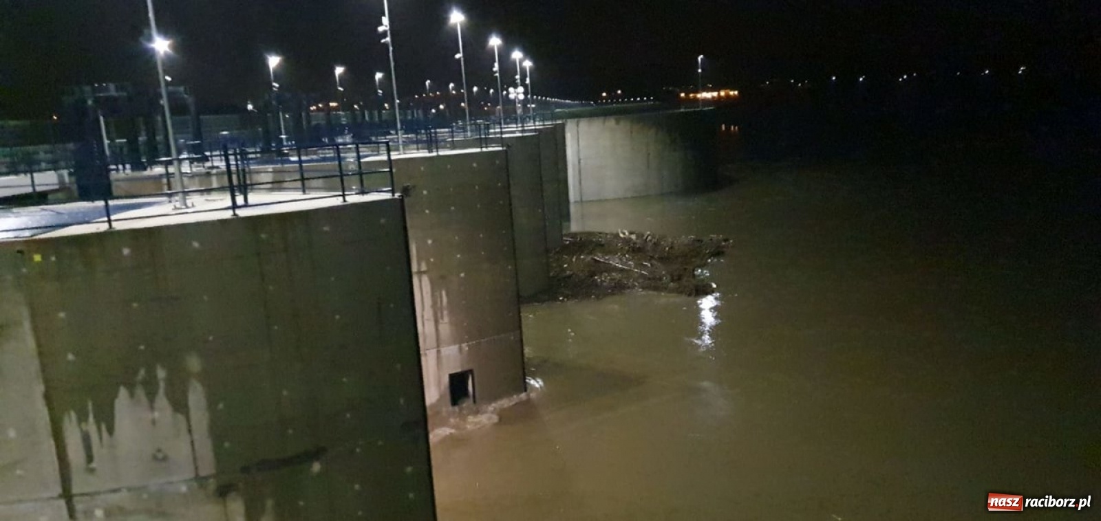 Zdjęcie w galerii na portalu naszraciborz.pl: Zbiornik Racibórz - zdjęcia i film z poranka 15.10.2020  wiadomości z regionu