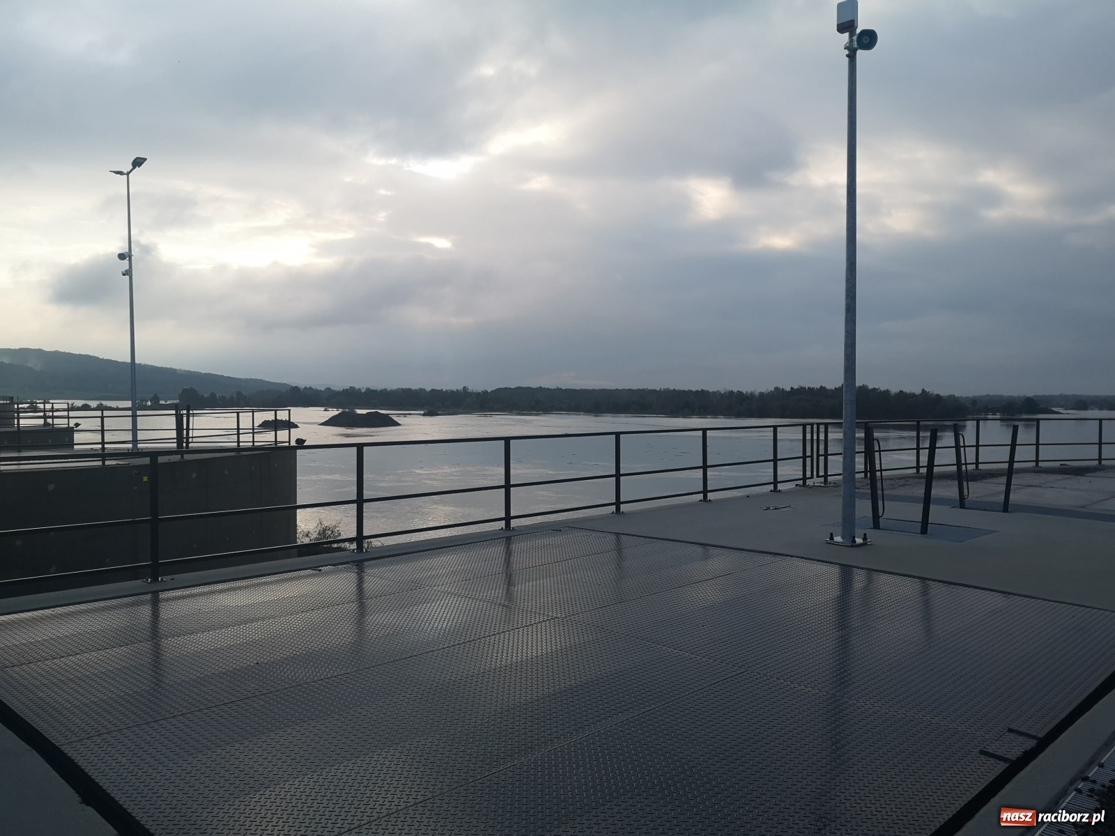 Zdjęcie w galerii na portalu naszraciborz.pl: Zbiornik Racibórz - zdjęcia i film z poranka 15.10.2020  wiadomości z regionu