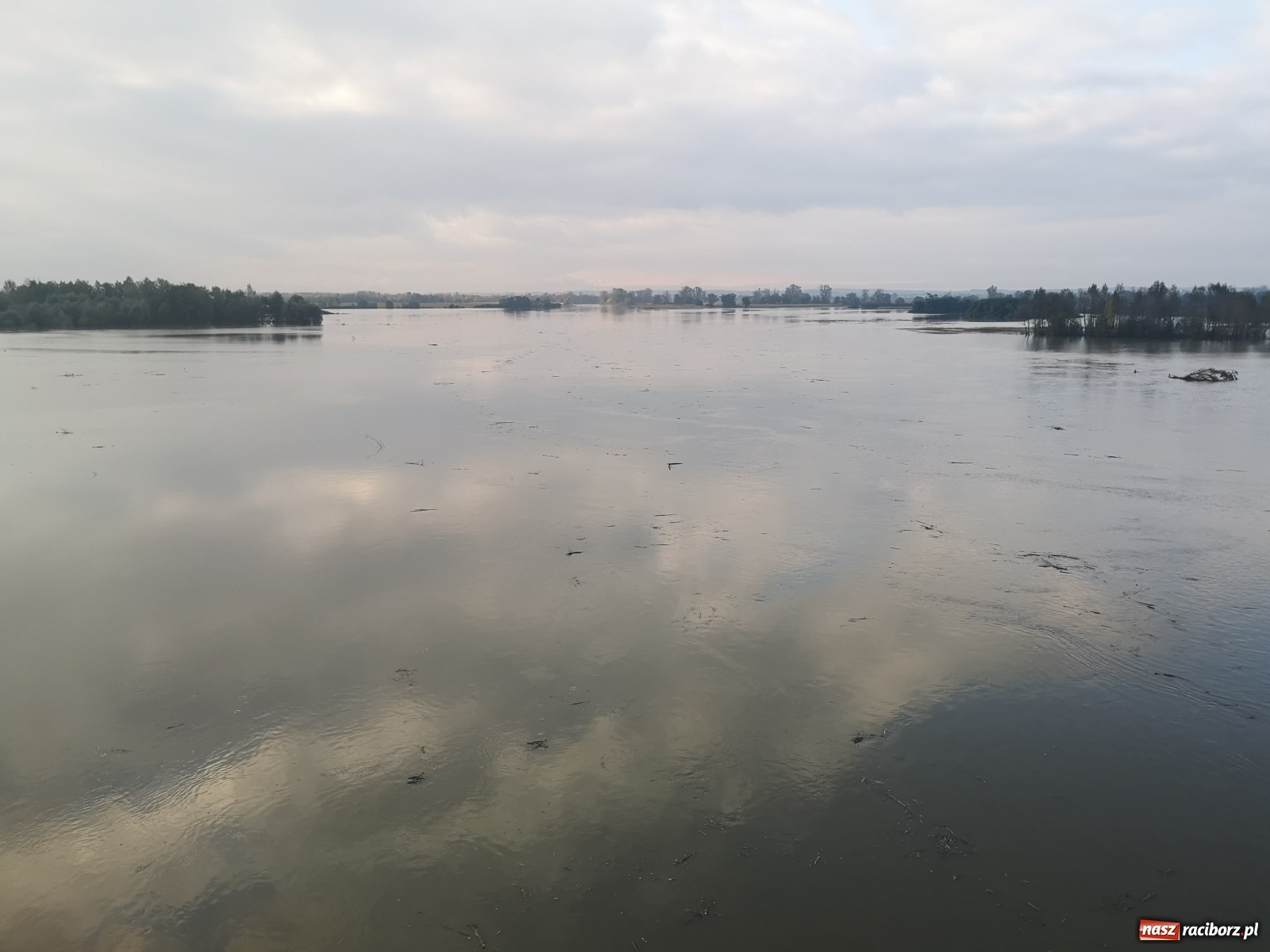 Zdjęcie w galerii na portalu naszraciborz.pl: Zbiornik Racibórz - zdjęcia i film z poranka 15.10.2020  wiadomości z regionu