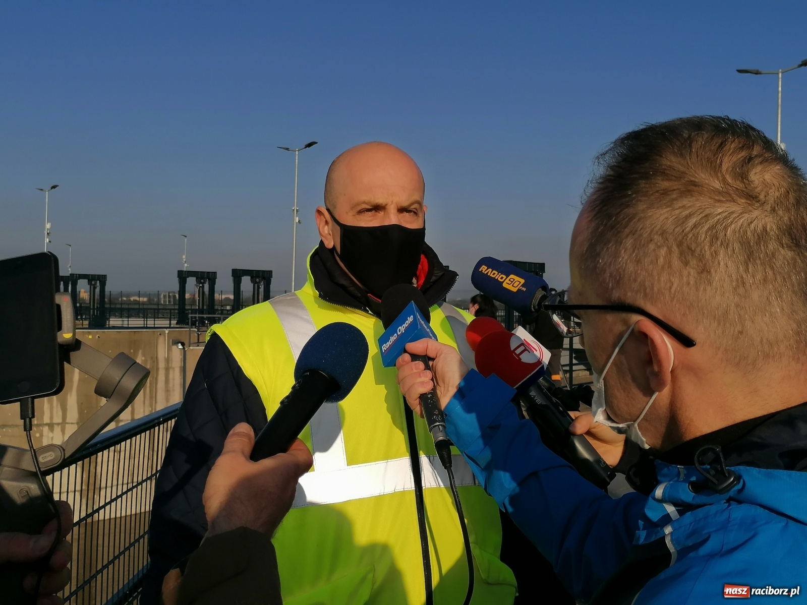 Zdjęcie w galerii na portalu naszraciborz.pl: Zbiornik Racibórz zadziałał. Fala efektywnie spłaszczona [FOTO i WIDEO] wiadomości z regionu