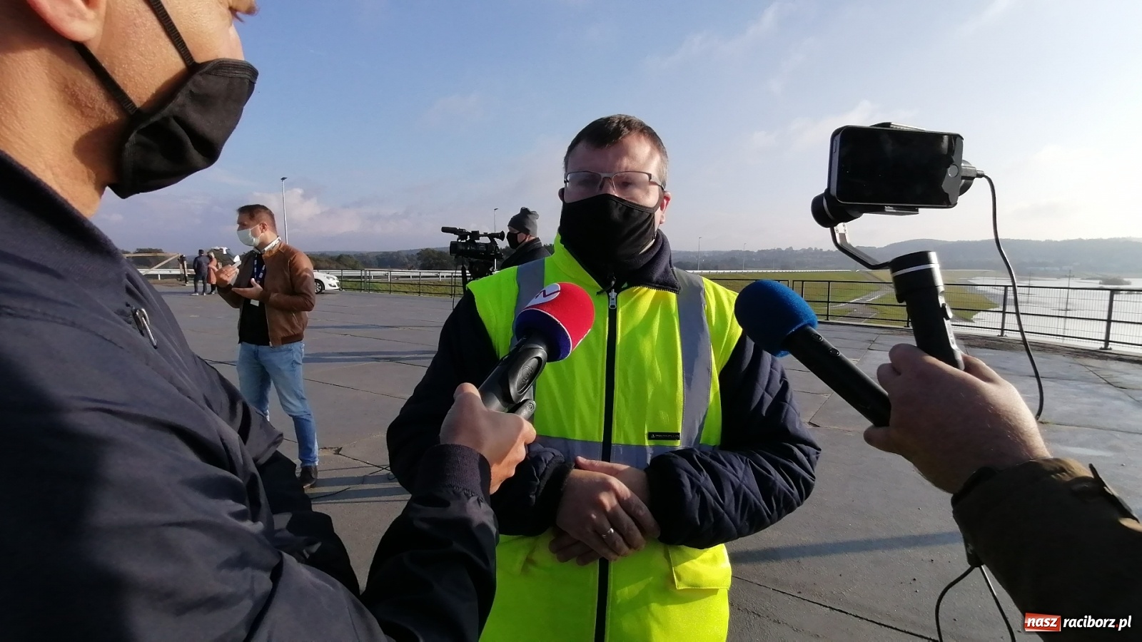 Zdjęcie w galerii na portalu naszraciborz.pl: Zbiornik Racibórz zadziałał. Fala efektywnie spłaszczona [FOTO i WIDEO] wiadomości z regionu