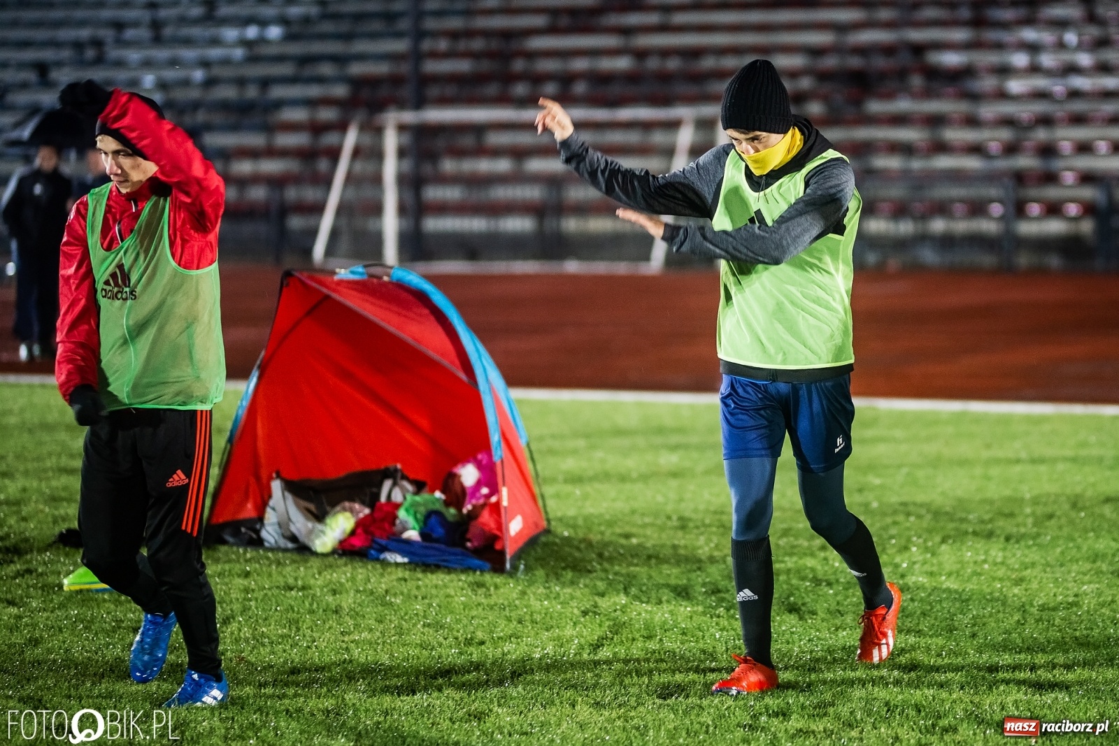 Zdjęcie w galerii na portalu naszraciborz.pl: Właśnie tak trenują sędziowie Podokręgu Racibórz [FOTO] wiadomości z regionu