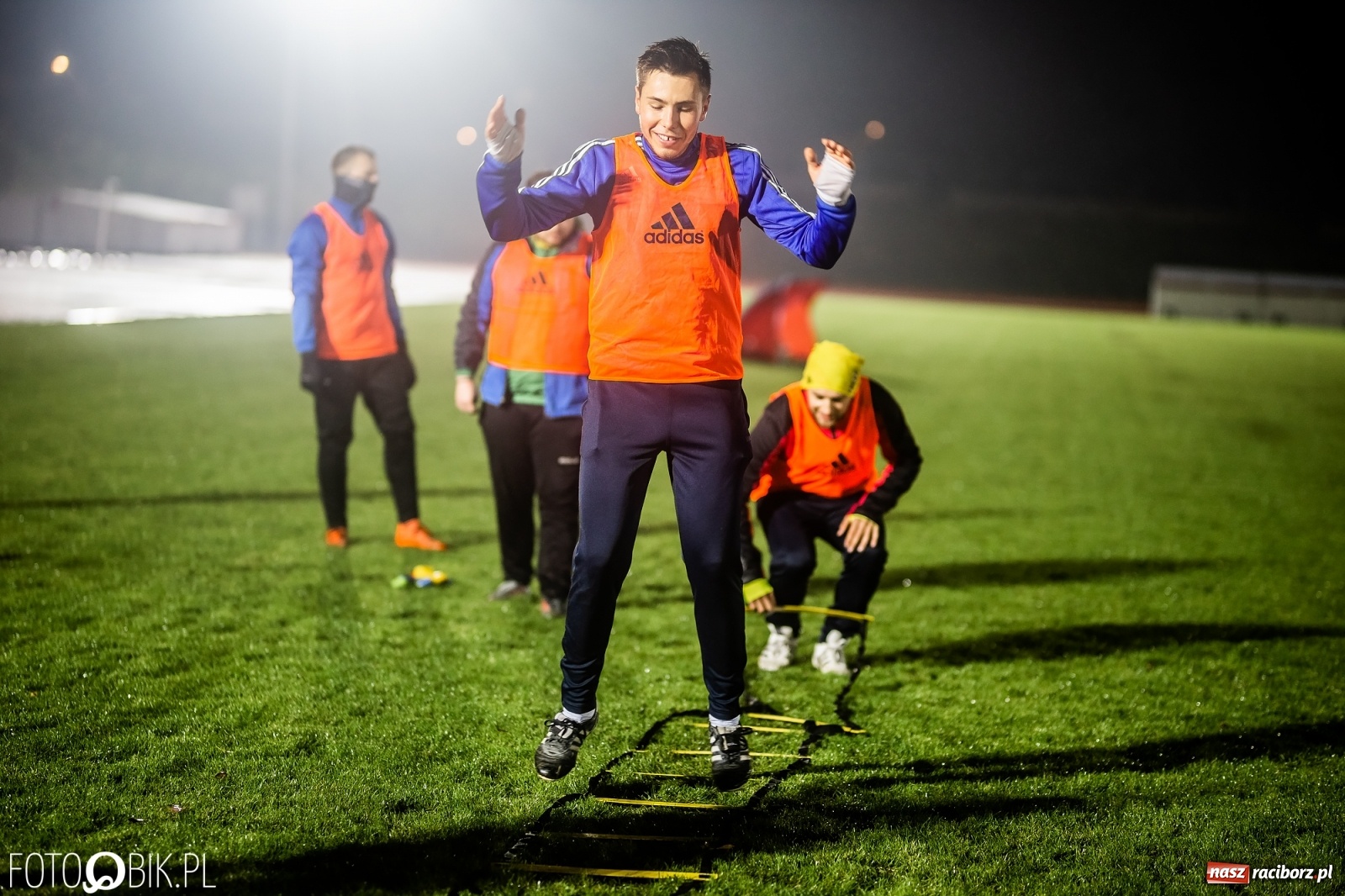 Zdjęcie w galerii na portalu naszraciborz.pl: Właśnie tak trenują sędziowie Podokręgu Racibórz [FOTO] wiadomości z regionu