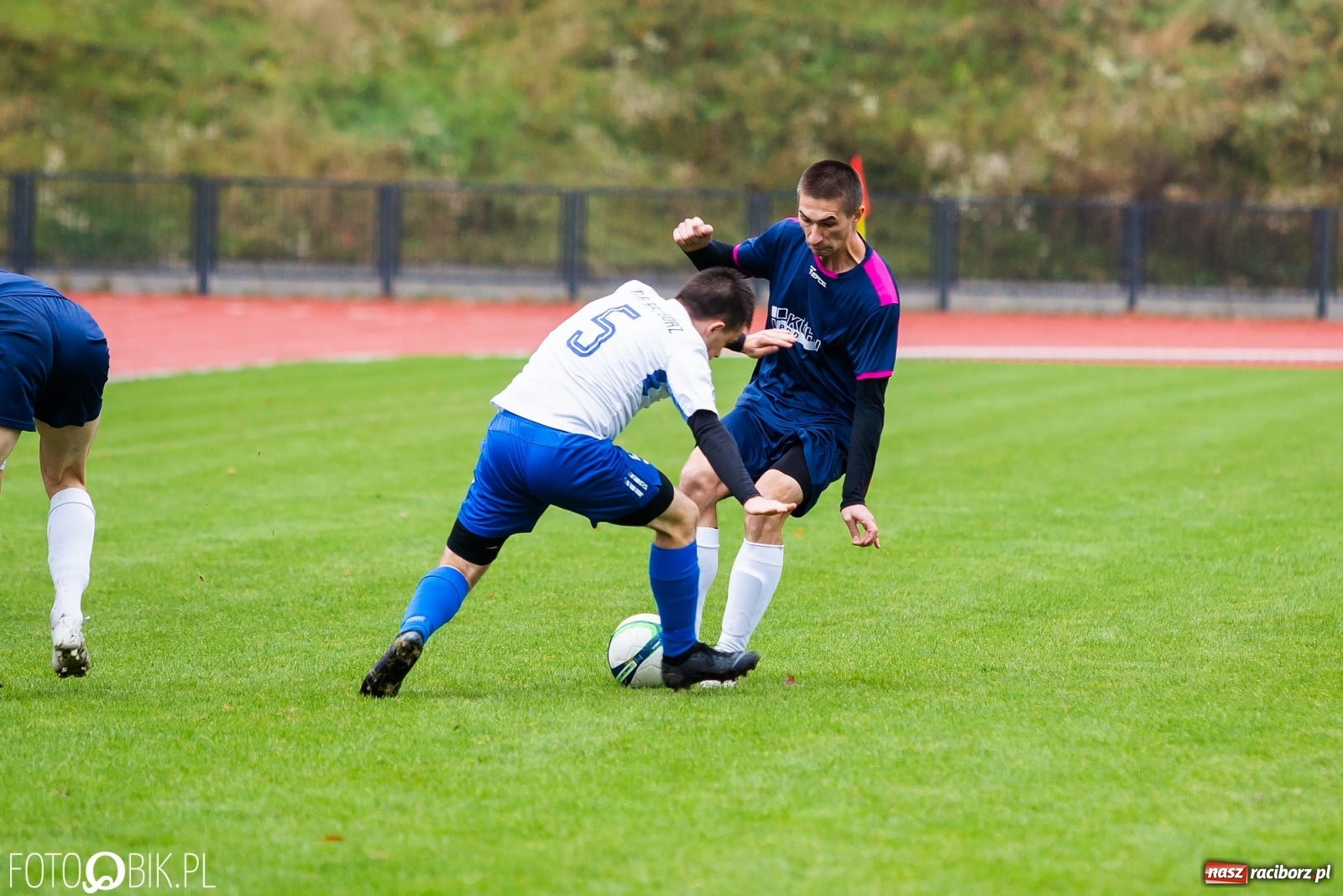 Zdjęcie w galerii na portalu naszraciborz.pl: Gol z połowy boiska ustawił spotkanie. Unia górą nad Krzyżanowicami [FOTO] wiadomości z regionu